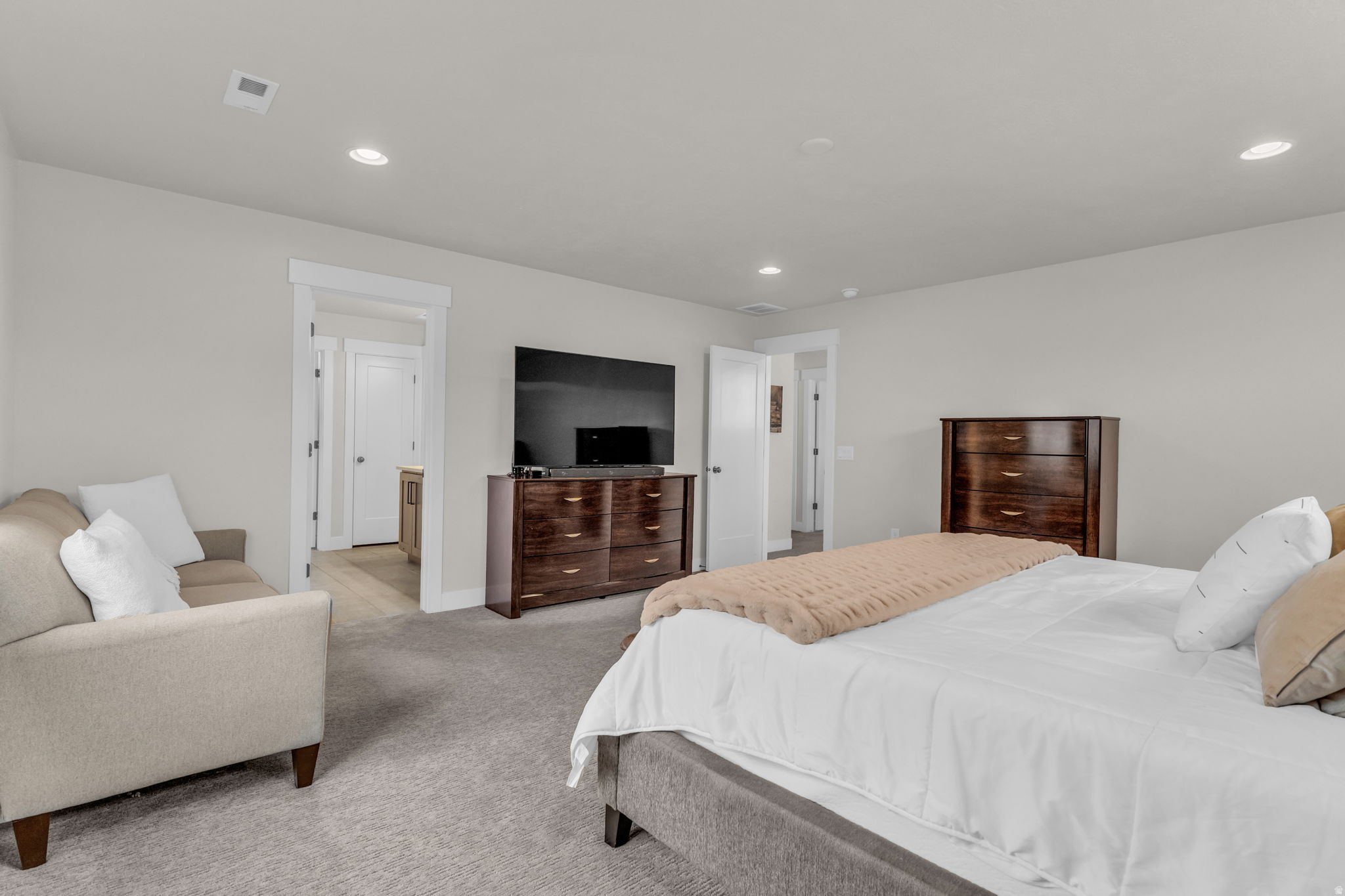 HIGH POINTE - Residential