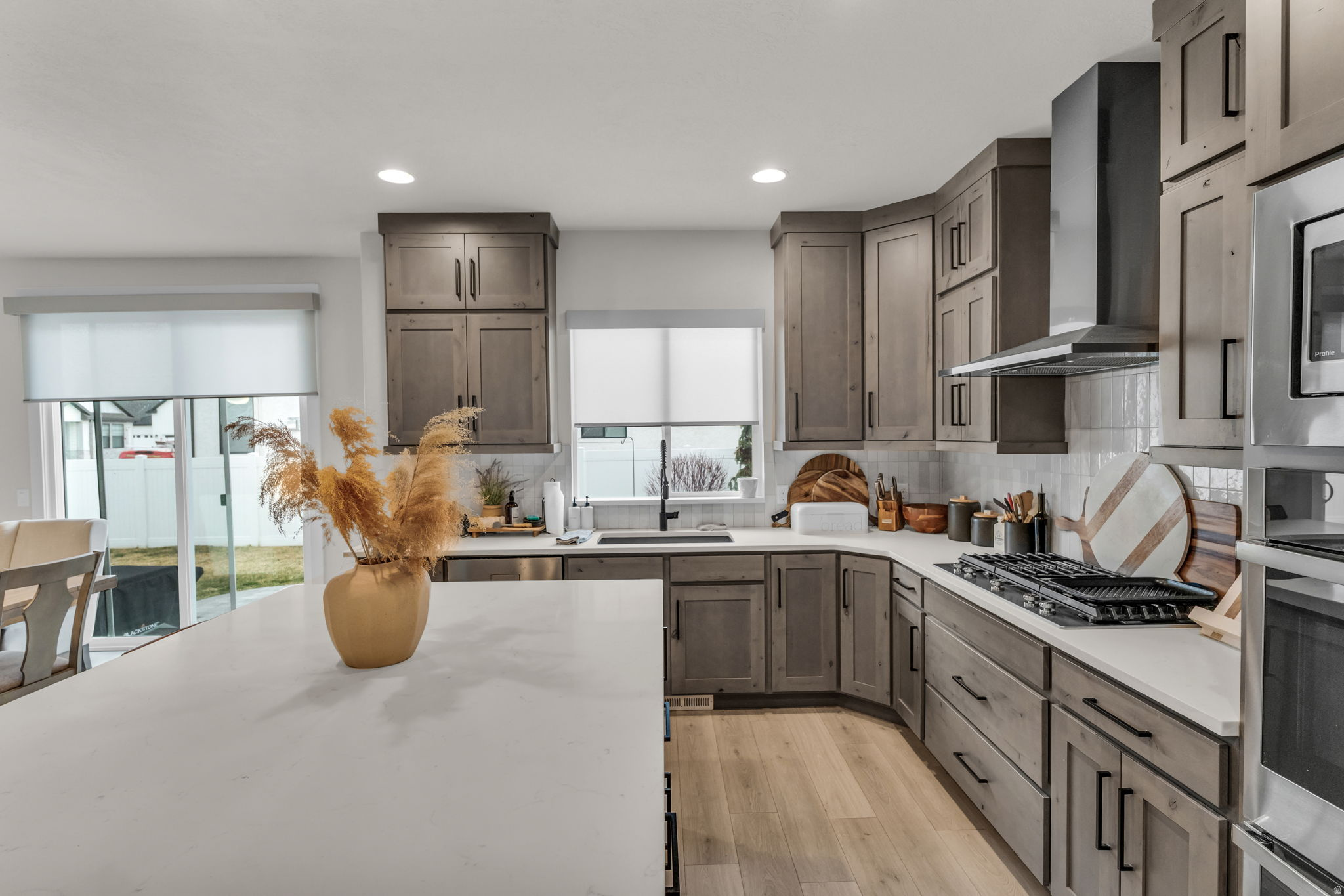 HIGH POINTE - Residential