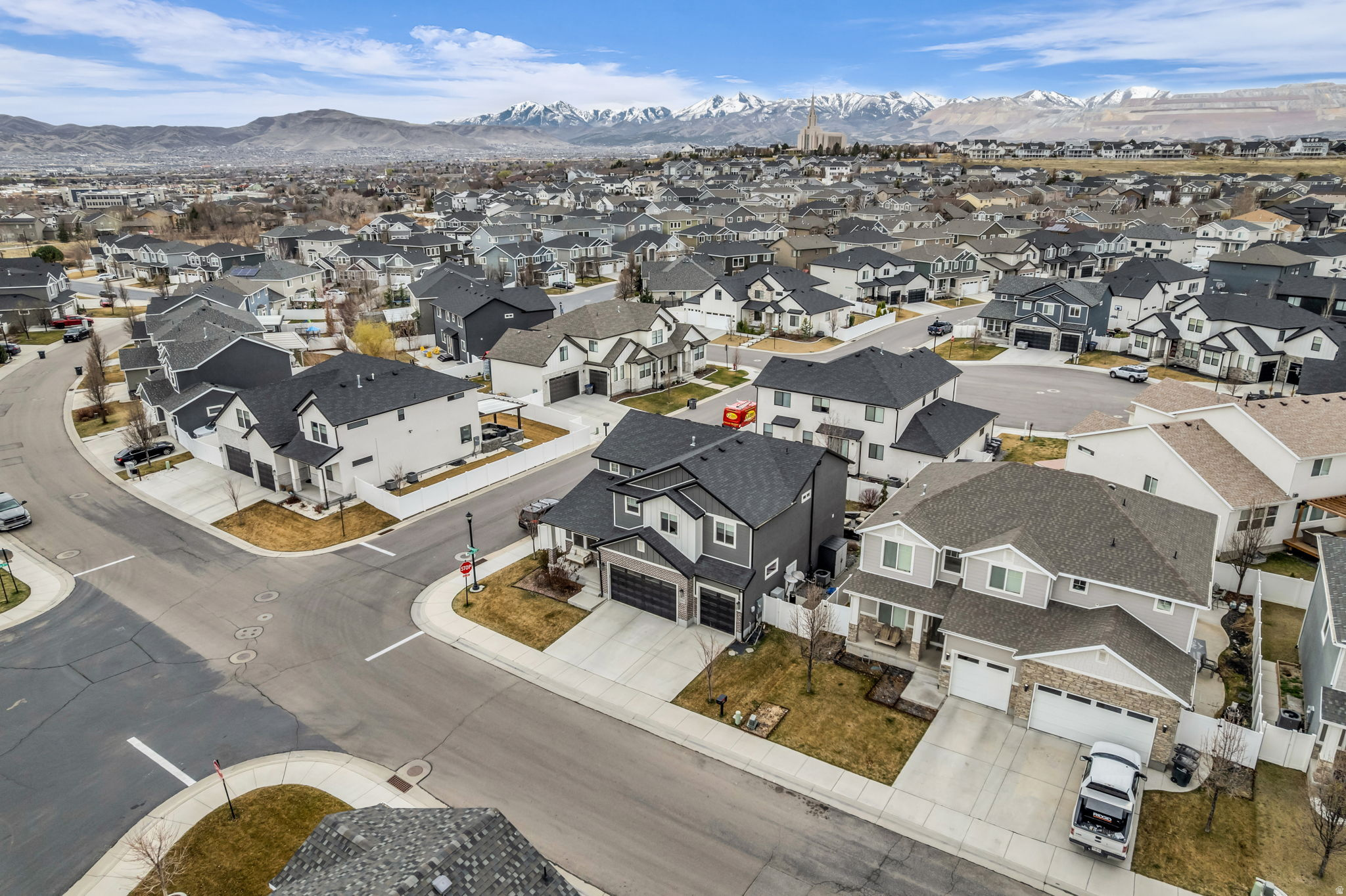 HIGH POINTE - Residential