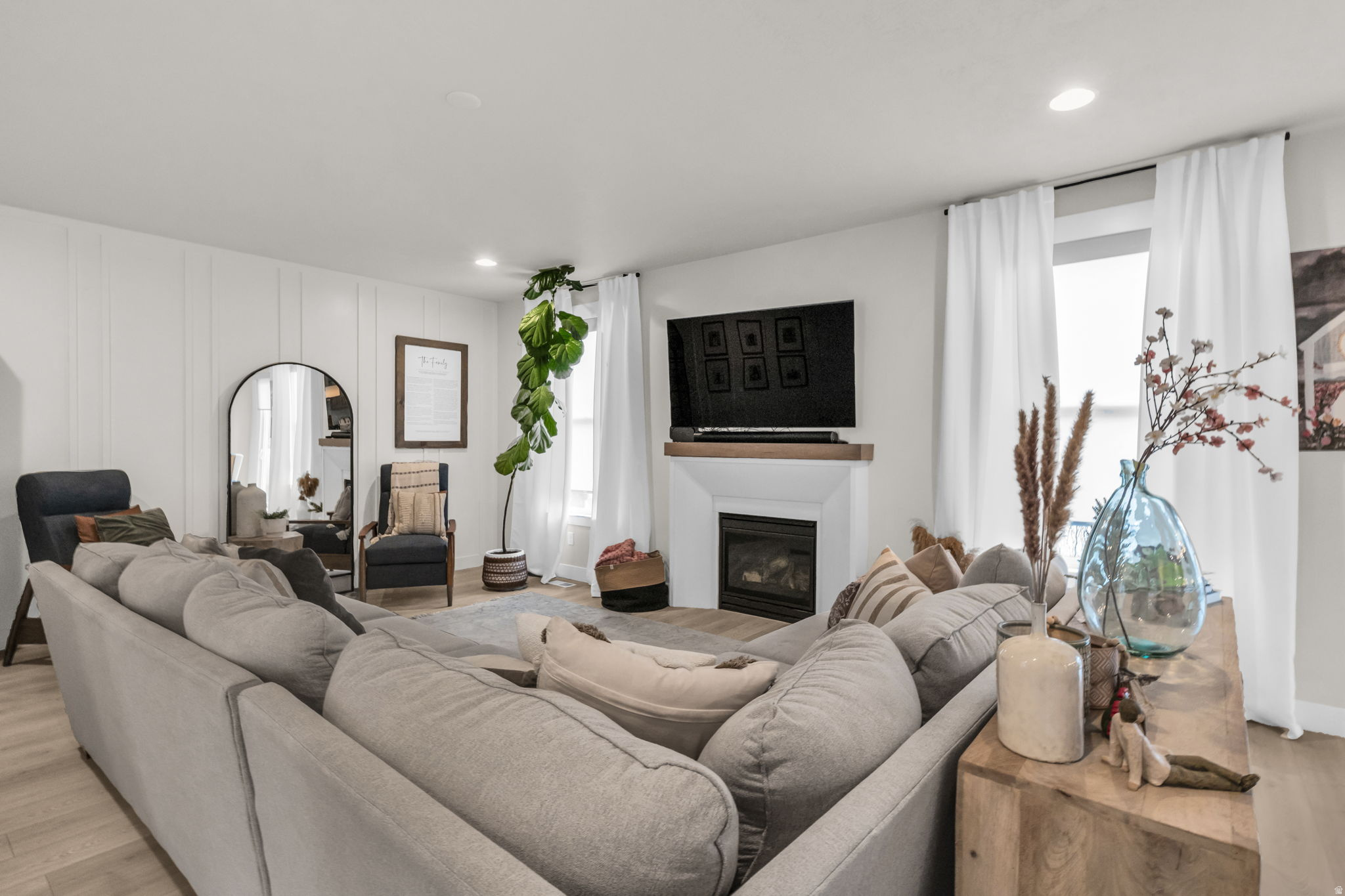 HIGH POINTE - Residential