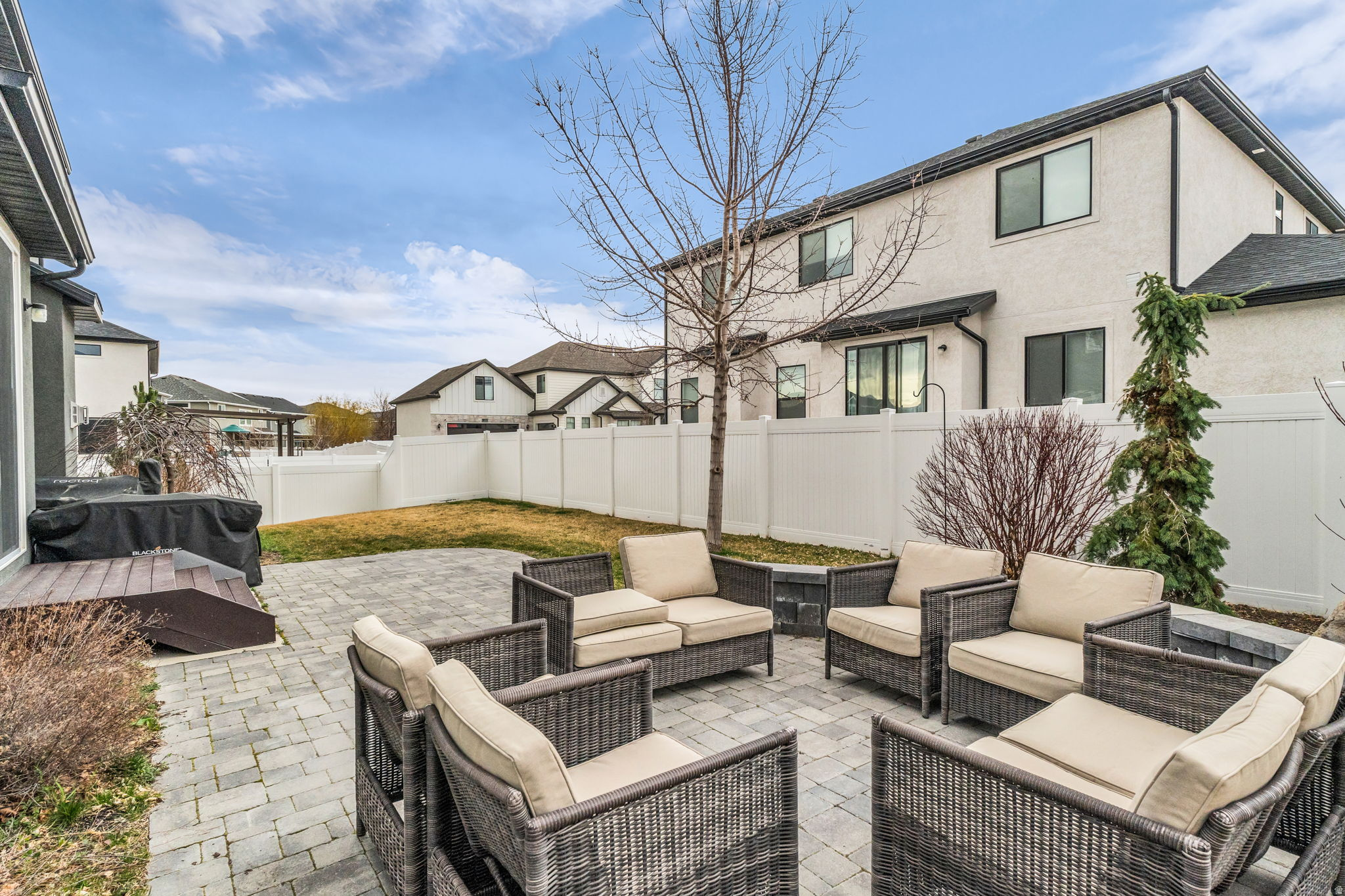 HIGH POINTE - Residential