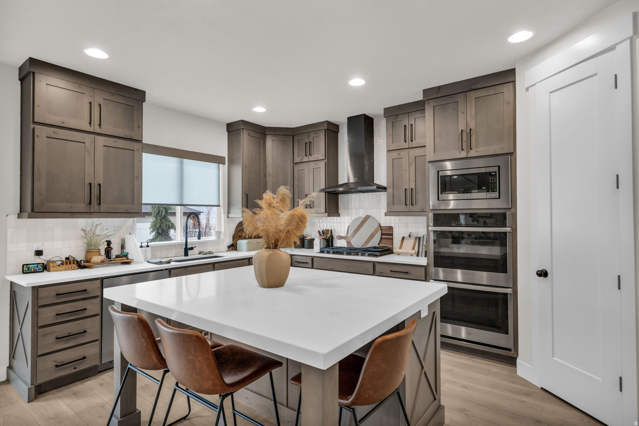 HIGH POINTE - Residential