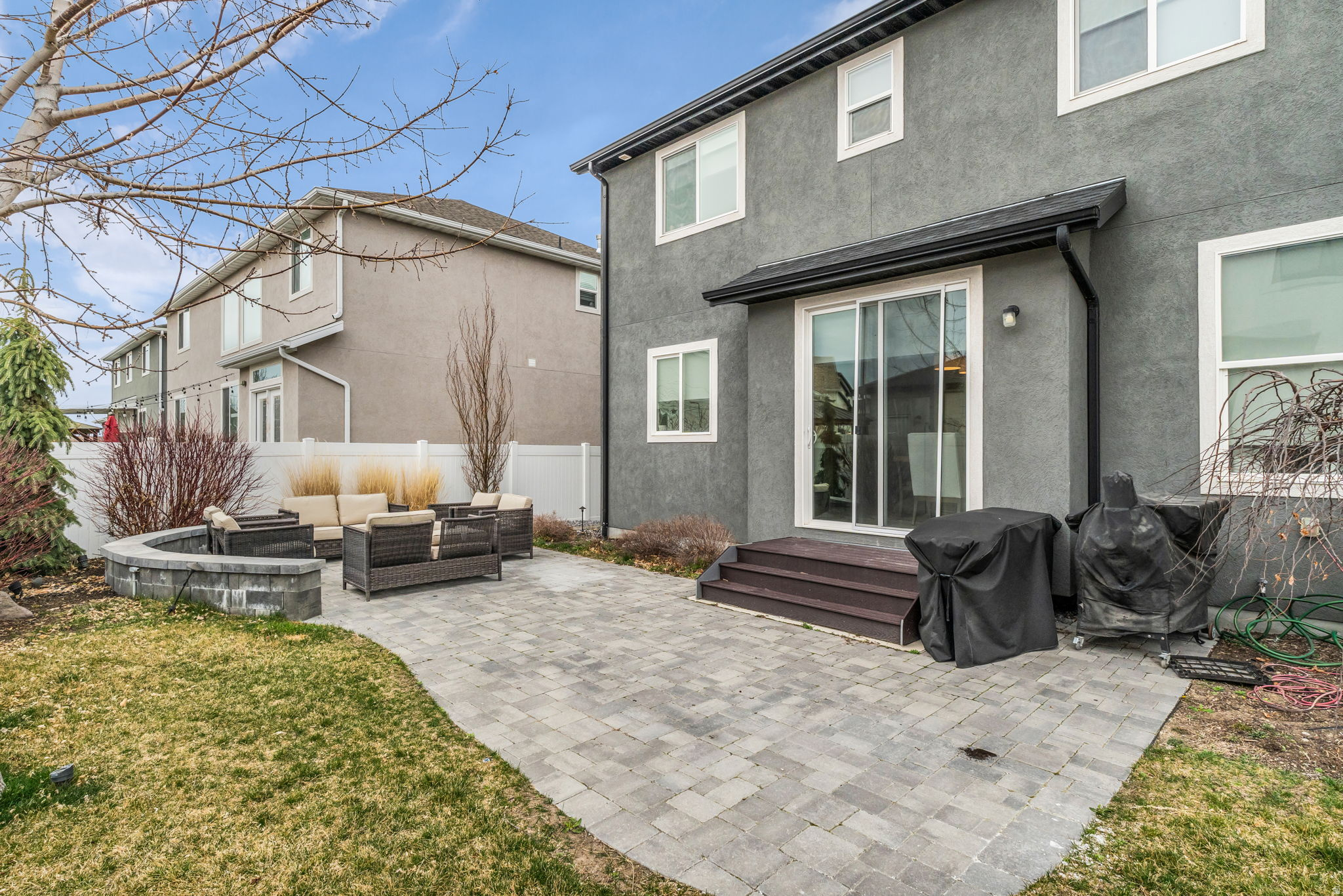 HIGH POINTE - Residential