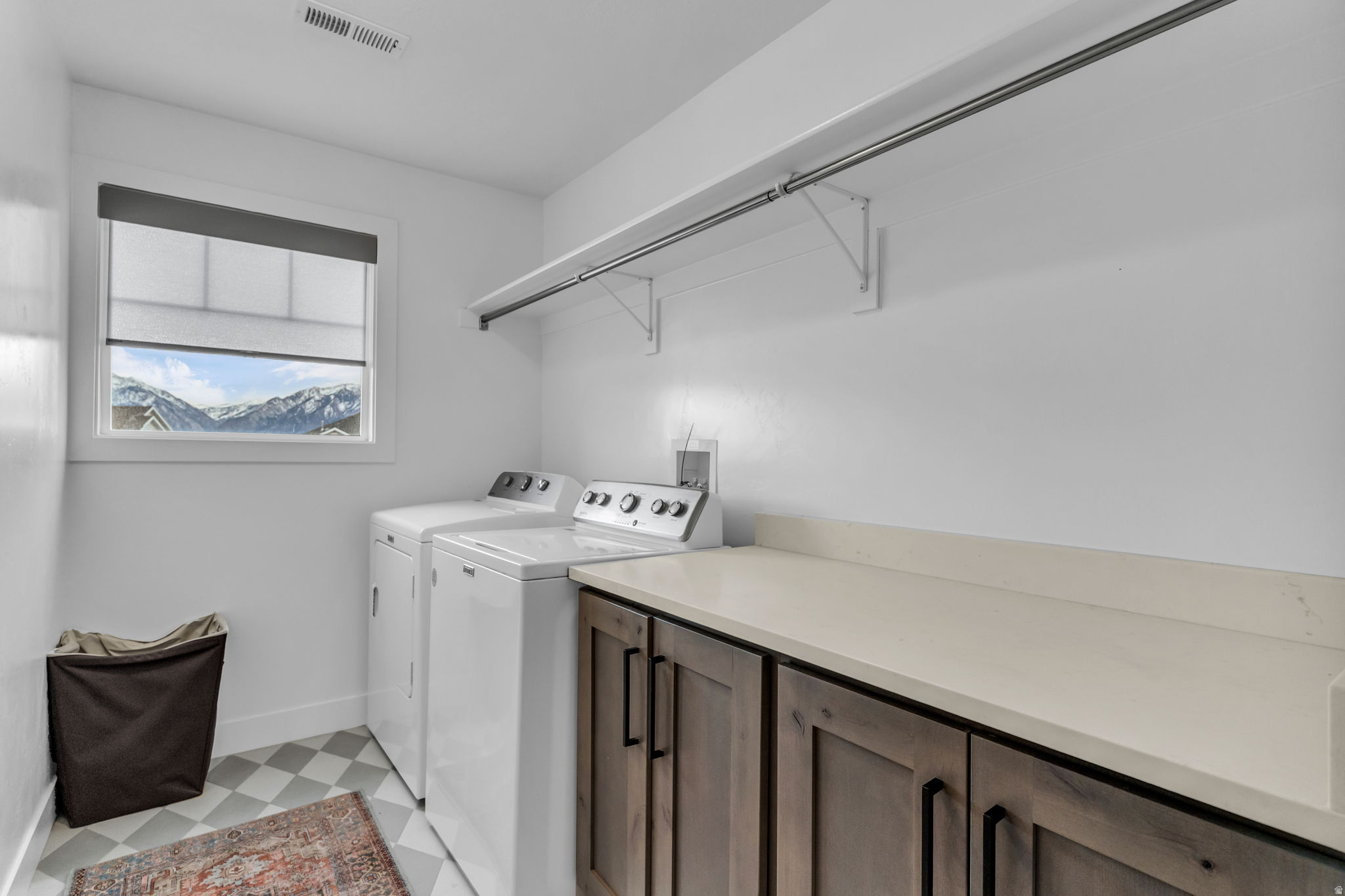 HIGH POINTE - Residential