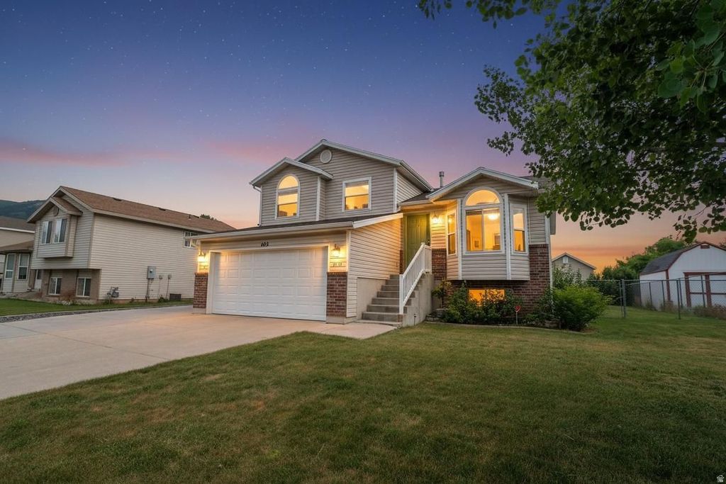 Photo of 463 W 2125 N, Harrisville, UT 84414 (MLS # 2162105)