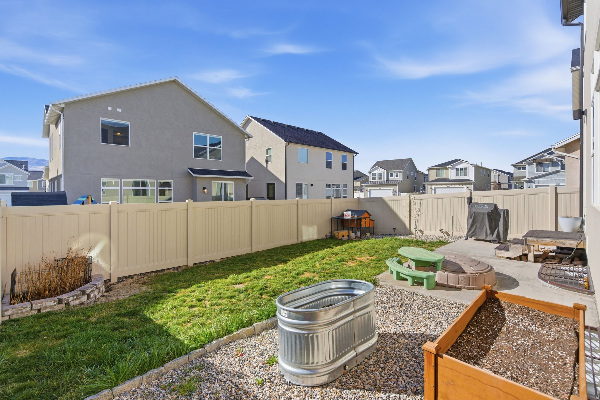 PORTERS CROSSING - Residential