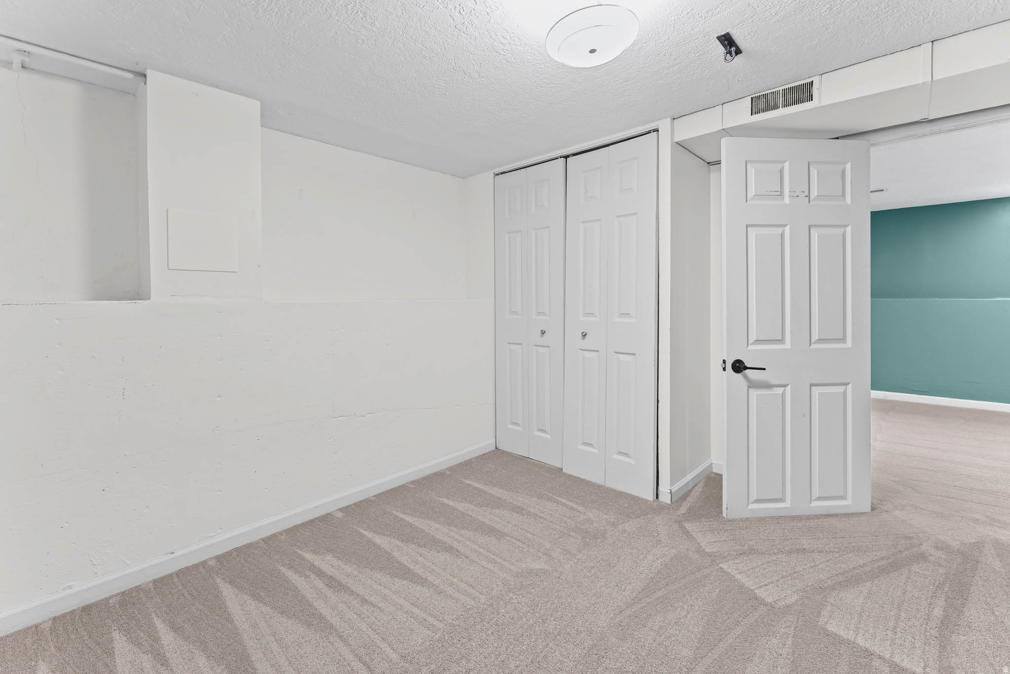 FIVE ACRE - Residential Lease