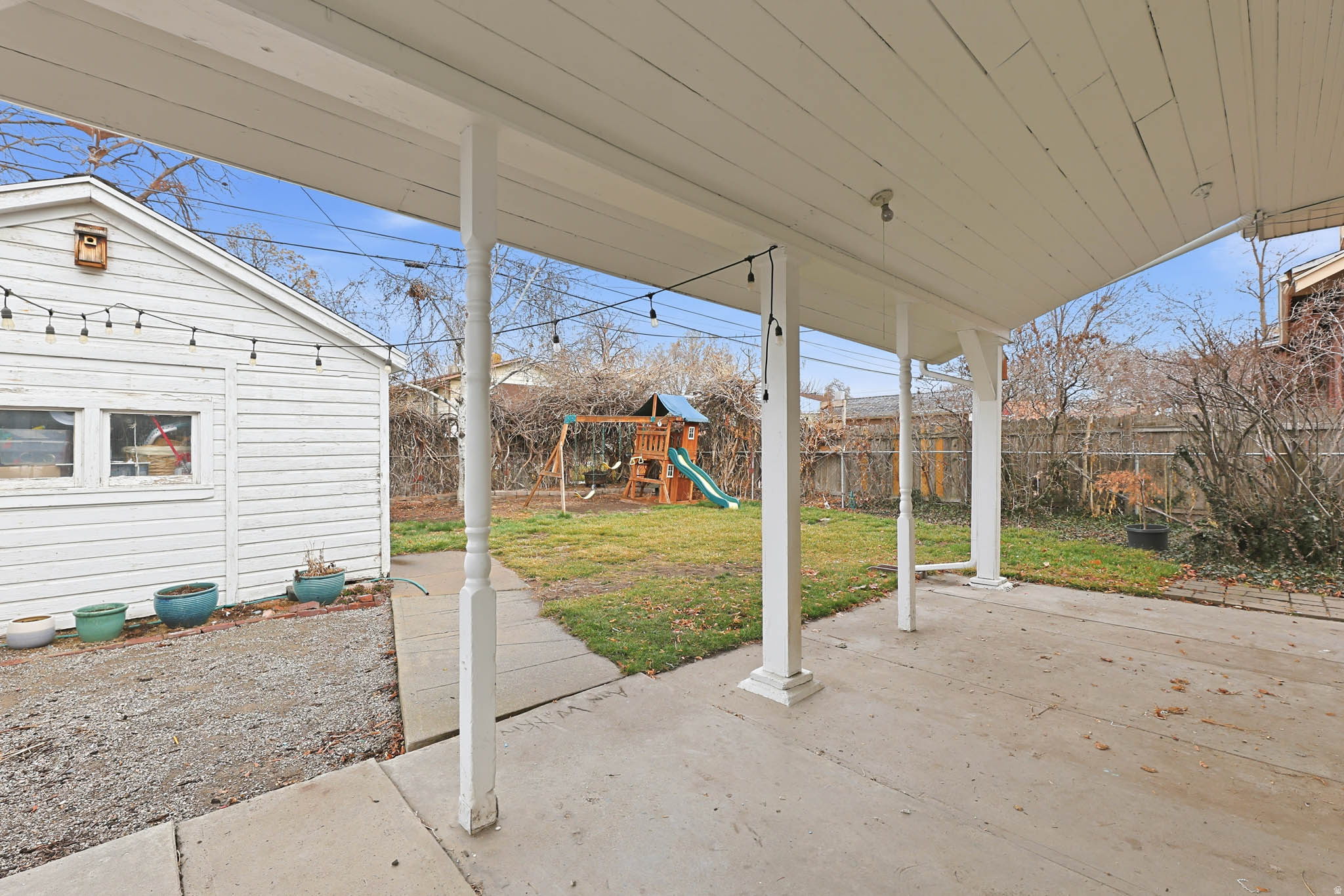 FIVE ACRE - Residential Lease