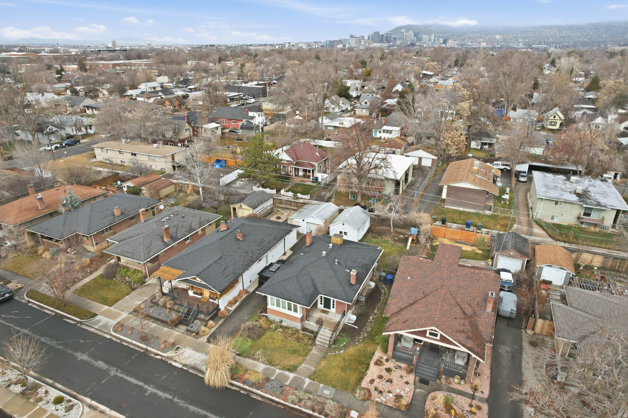 FIVE ACRE - Residential Lease