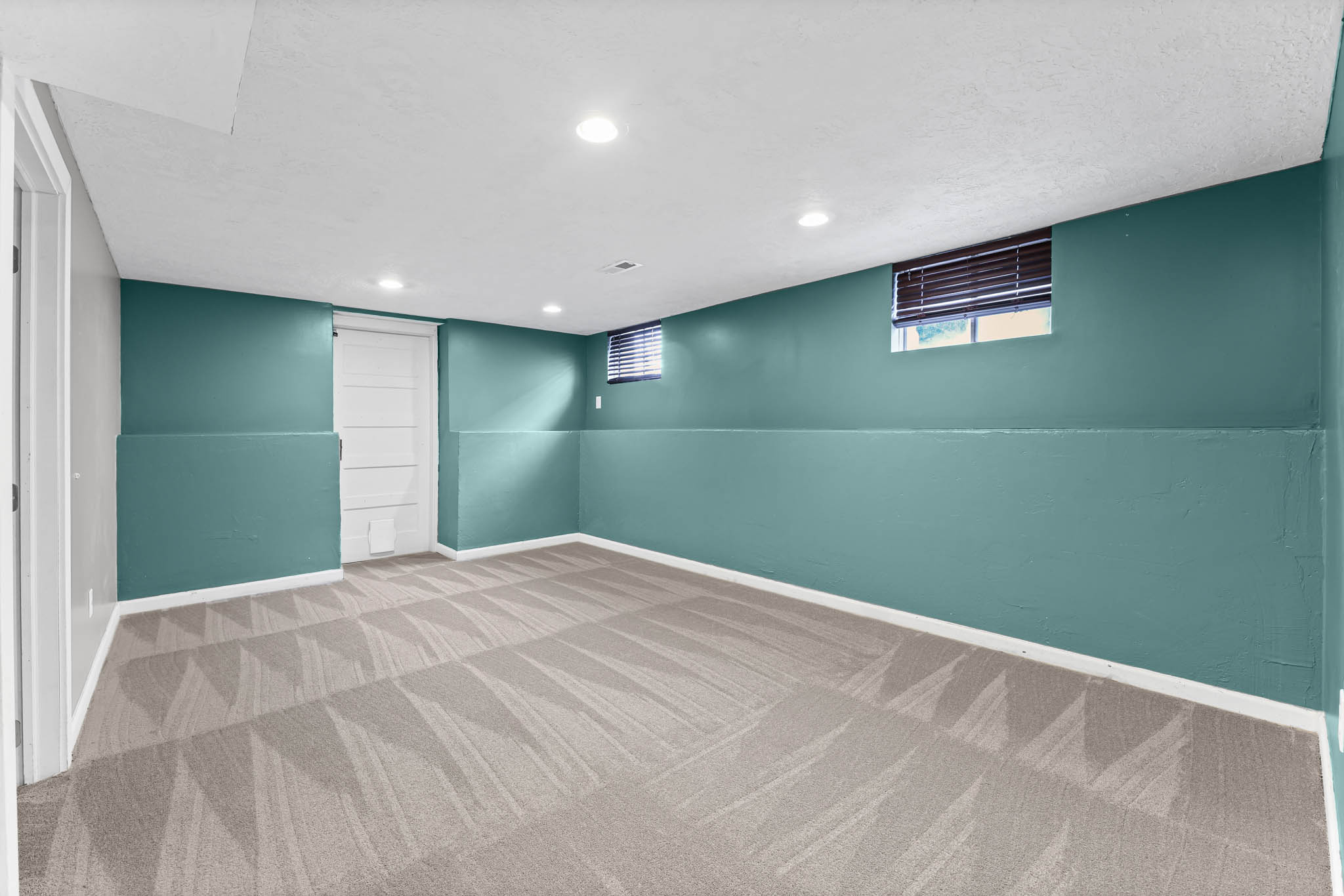 FIVE ACRE - Residential Lease