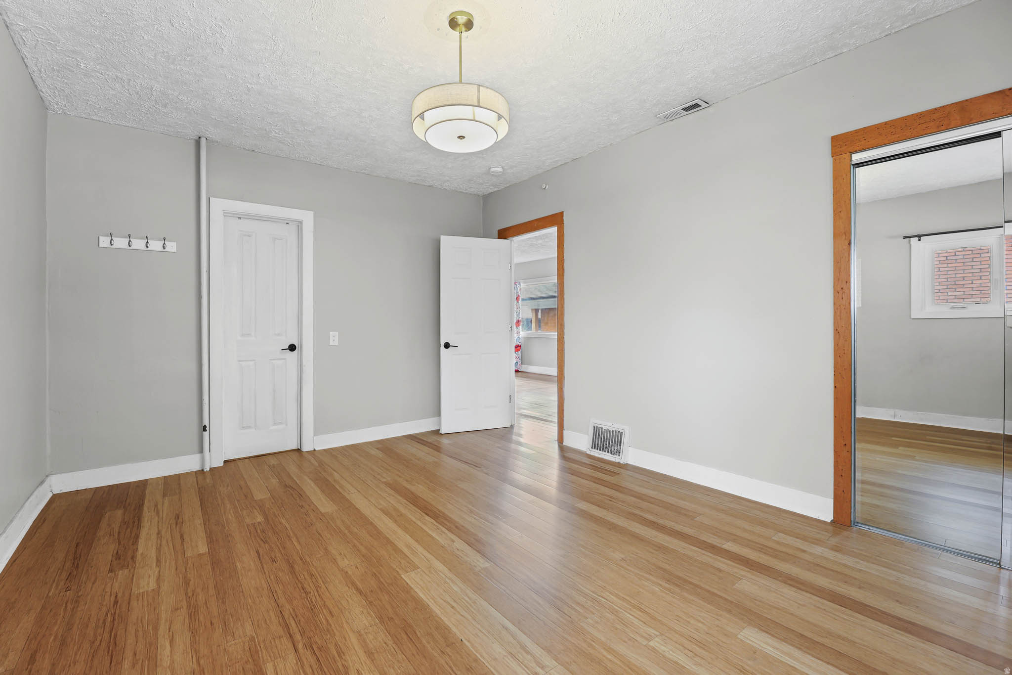 FIVE ACRE - Residential Lease