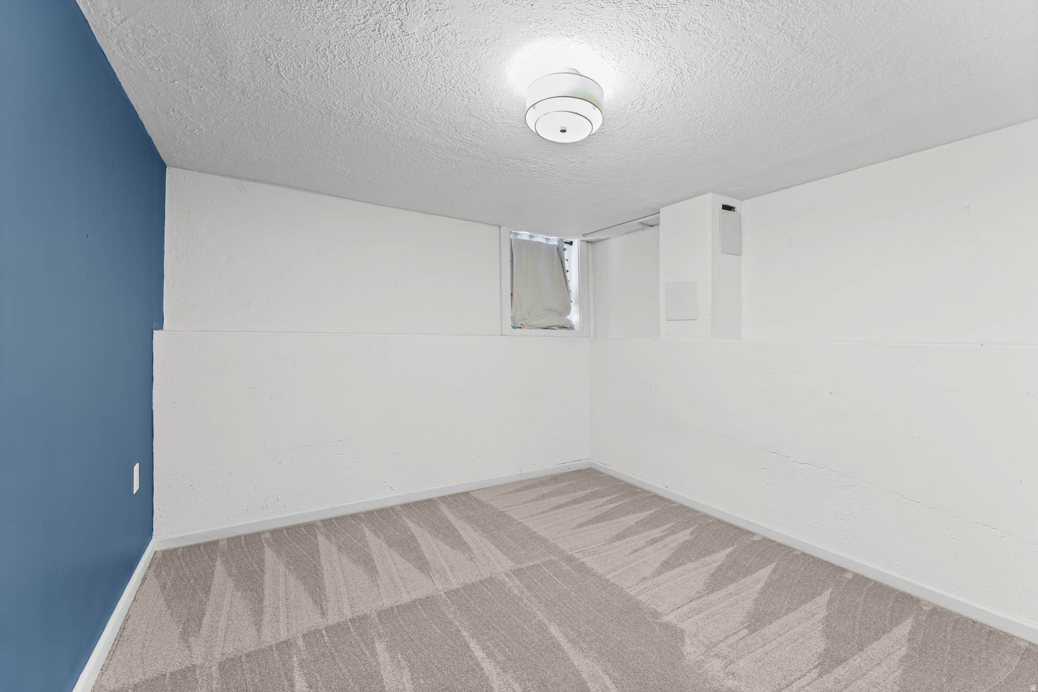 FIVE ACRE - Residential Lease