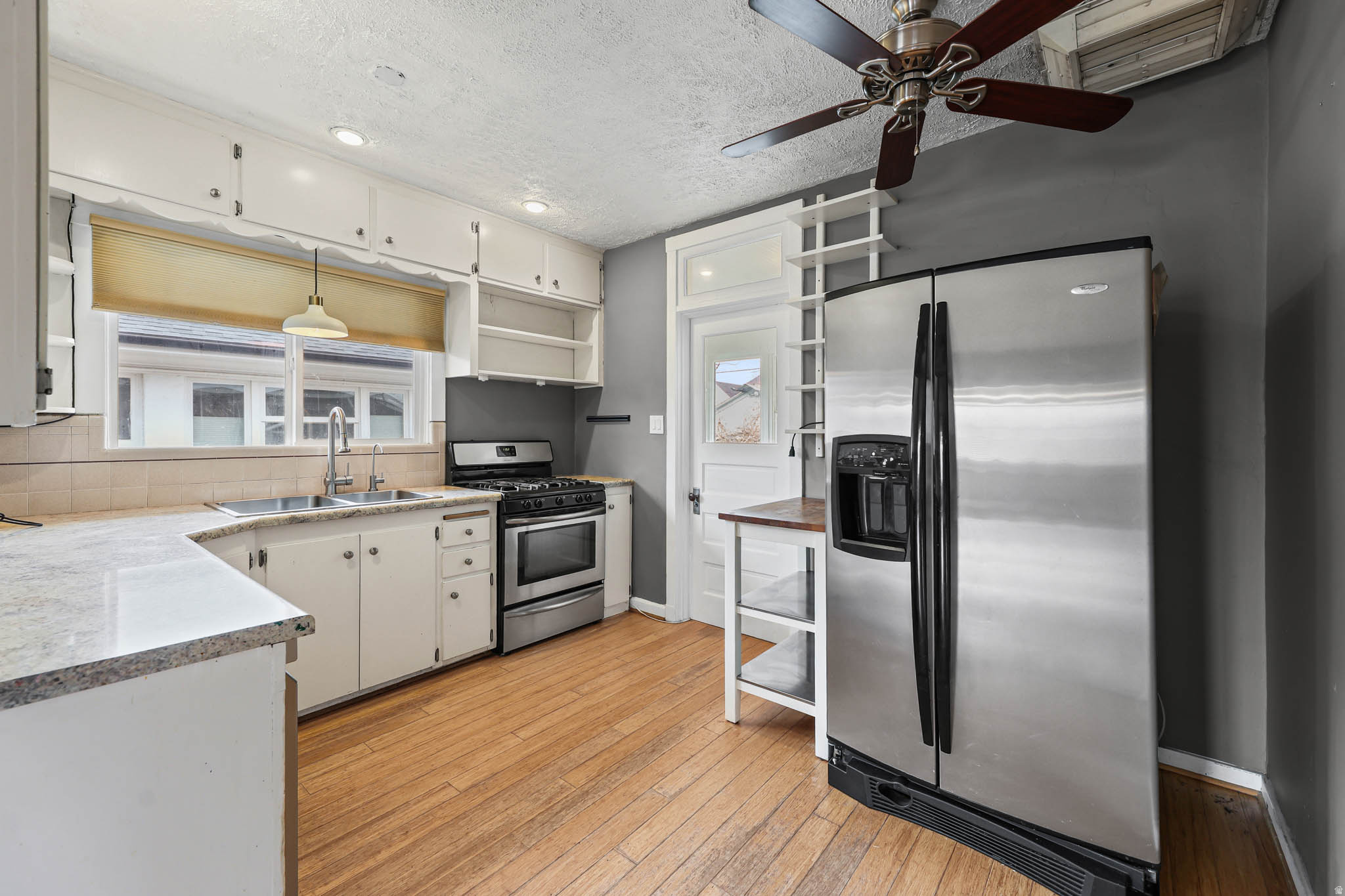 FIVE ACRE - Residential Lease