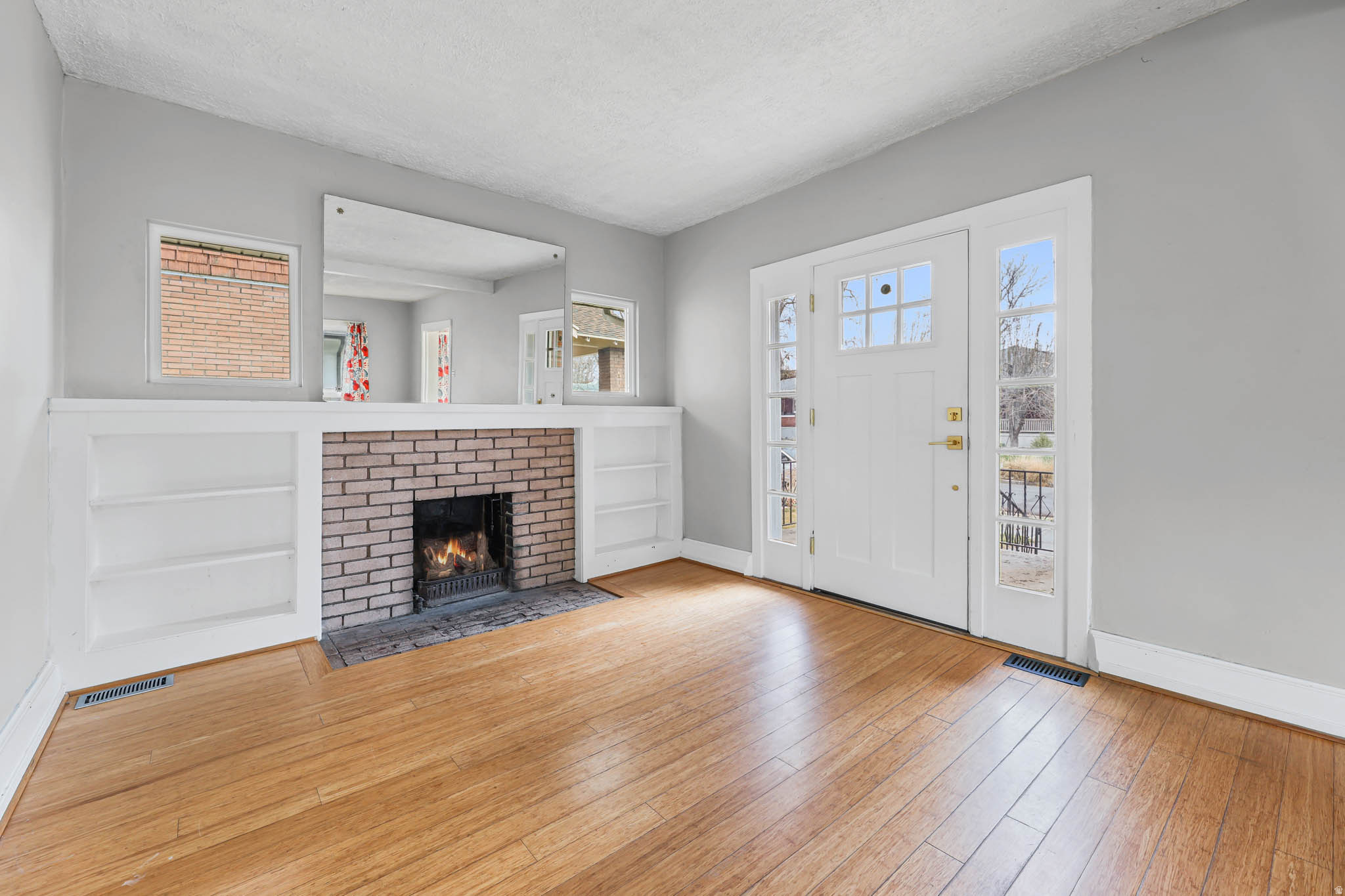 FIVE ACRE - Residential Lease