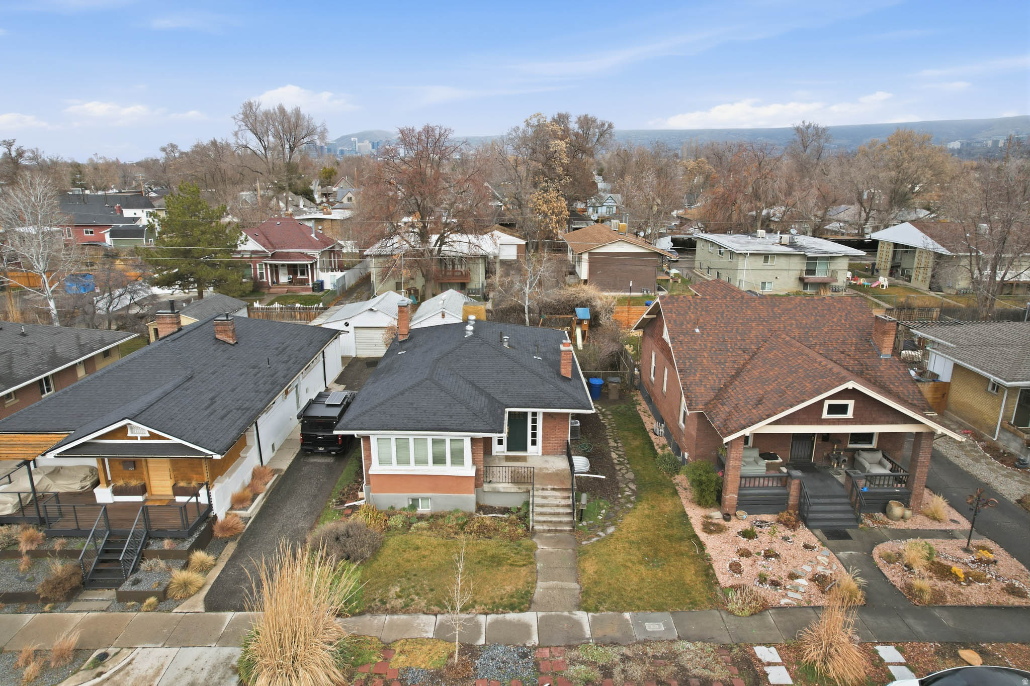 FIVE ACRE - Residential Lease