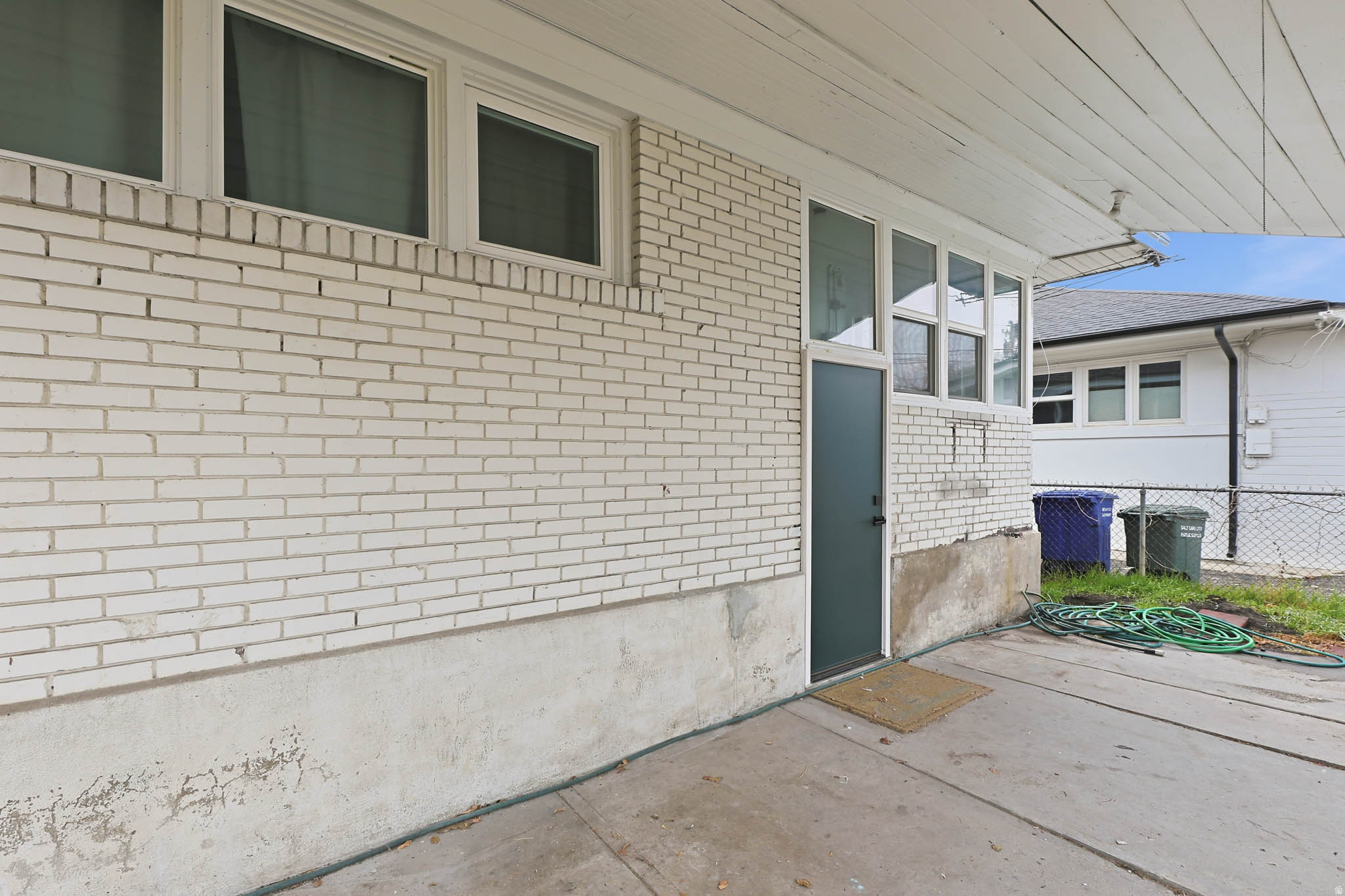 FIVE ACRE - Residential Lease