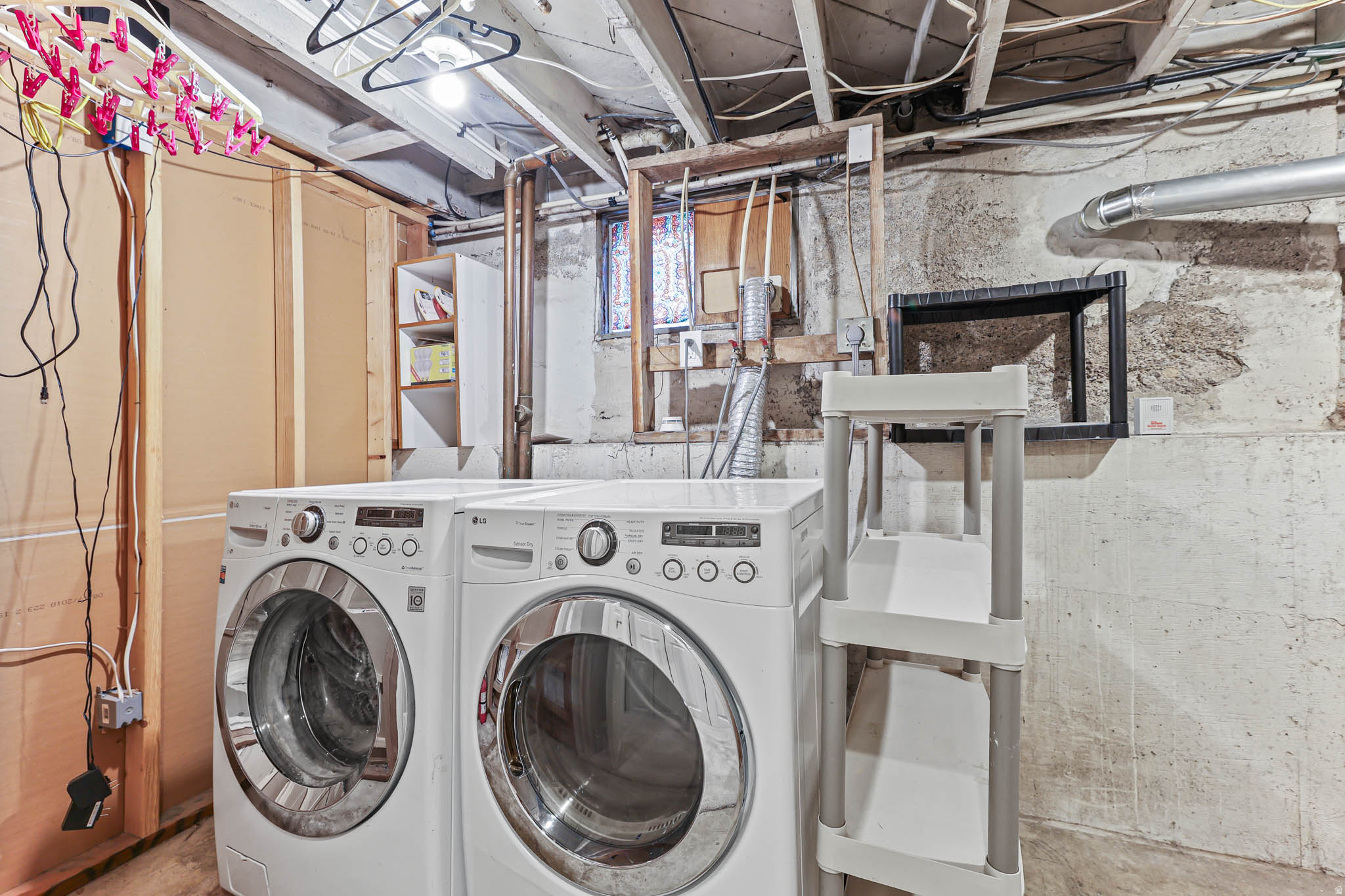 FIVE ACRE - Residential Lease