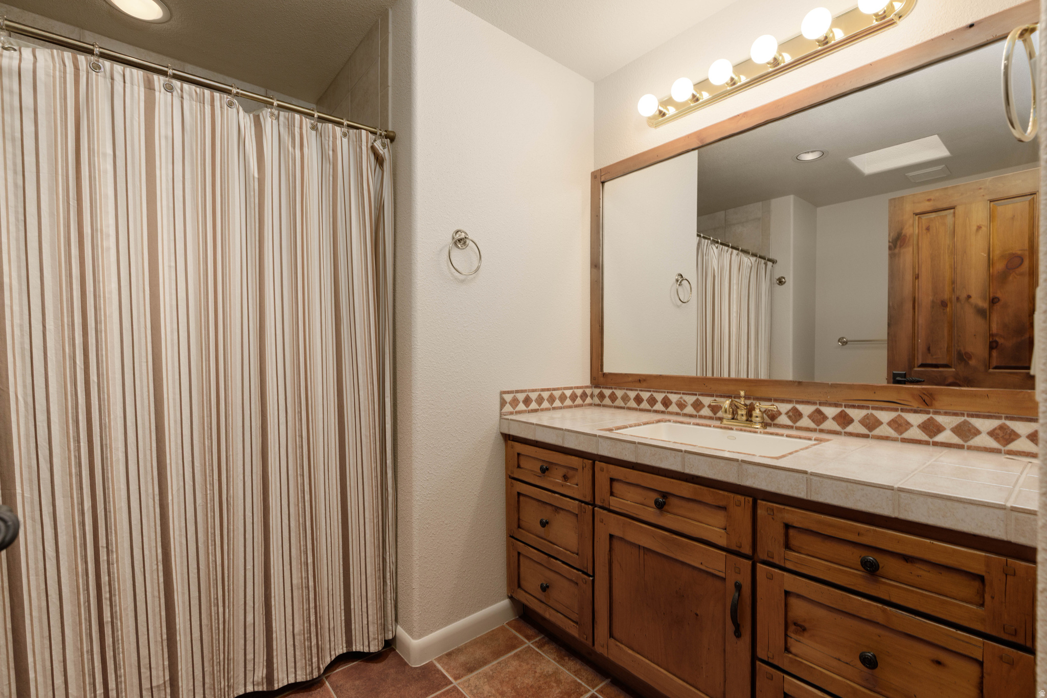 SHONTO POINT 16 - Residential