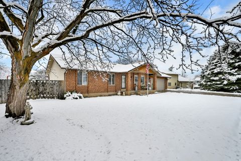 Tiny photo for 1133 E 2925 N, North Ogden, UT 84414 (MLS # 2130473)