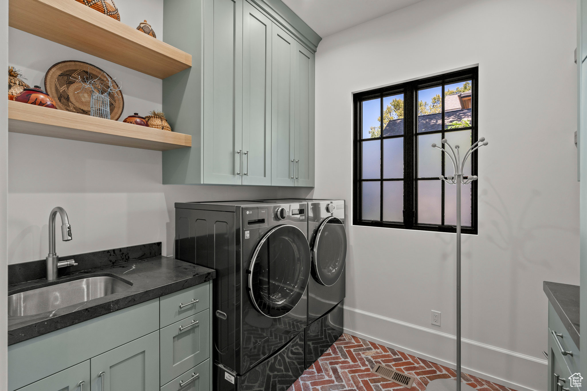 CAPITOL PARK - Residential