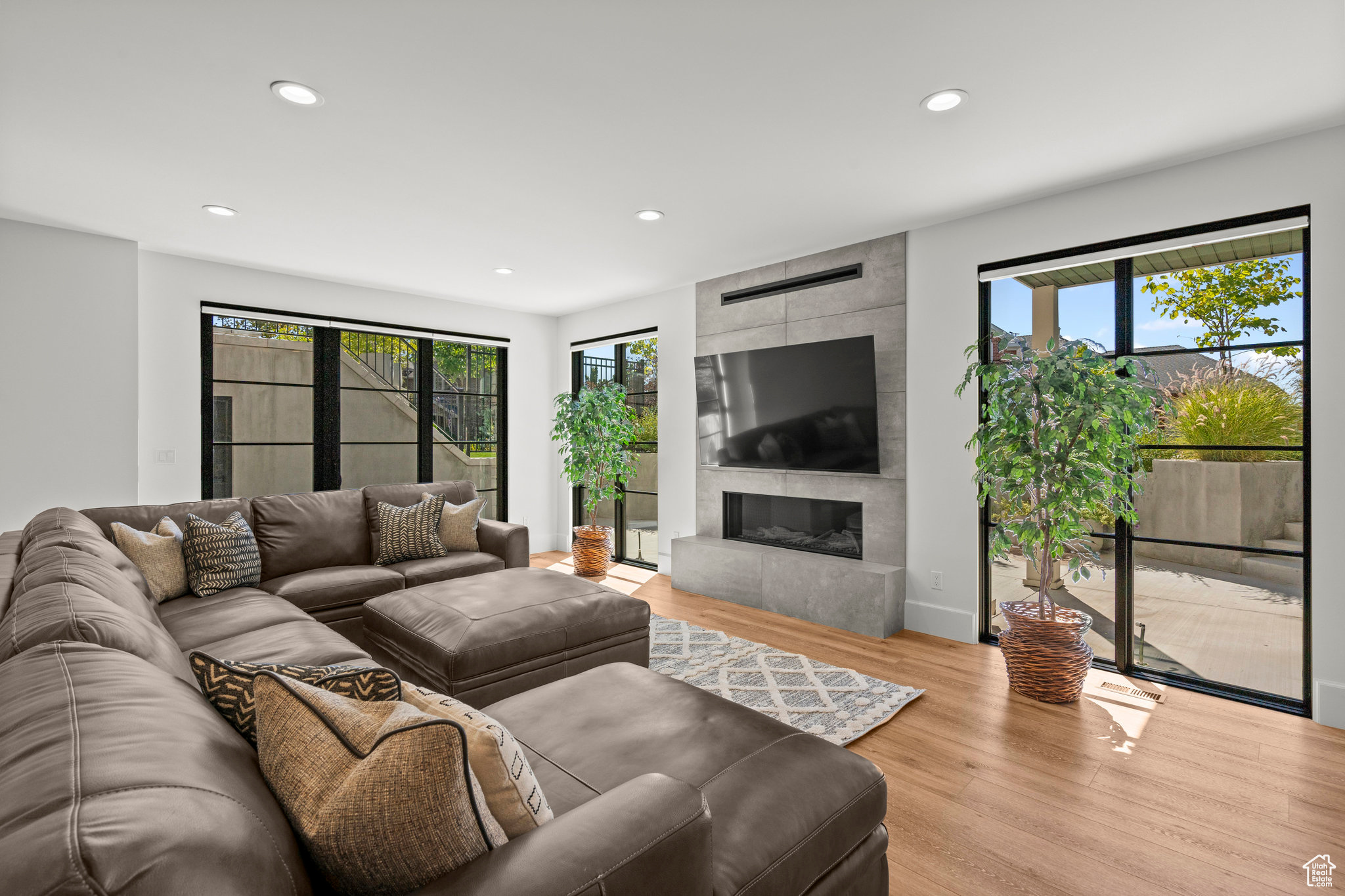 CAPITOL PARK - Residential