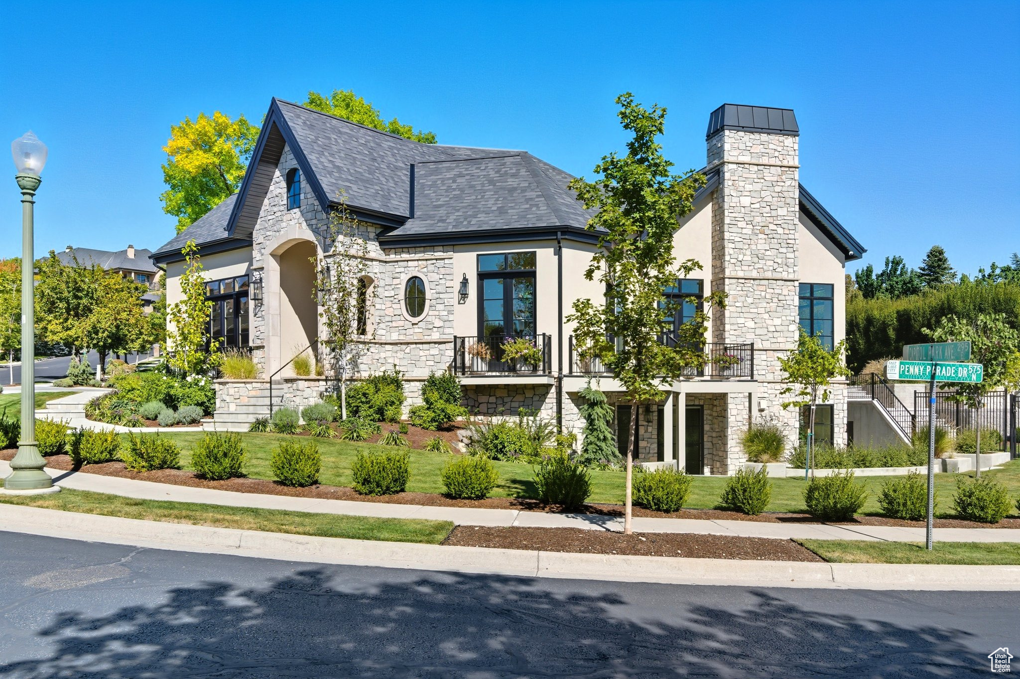 CAPITOL PARK - Residential