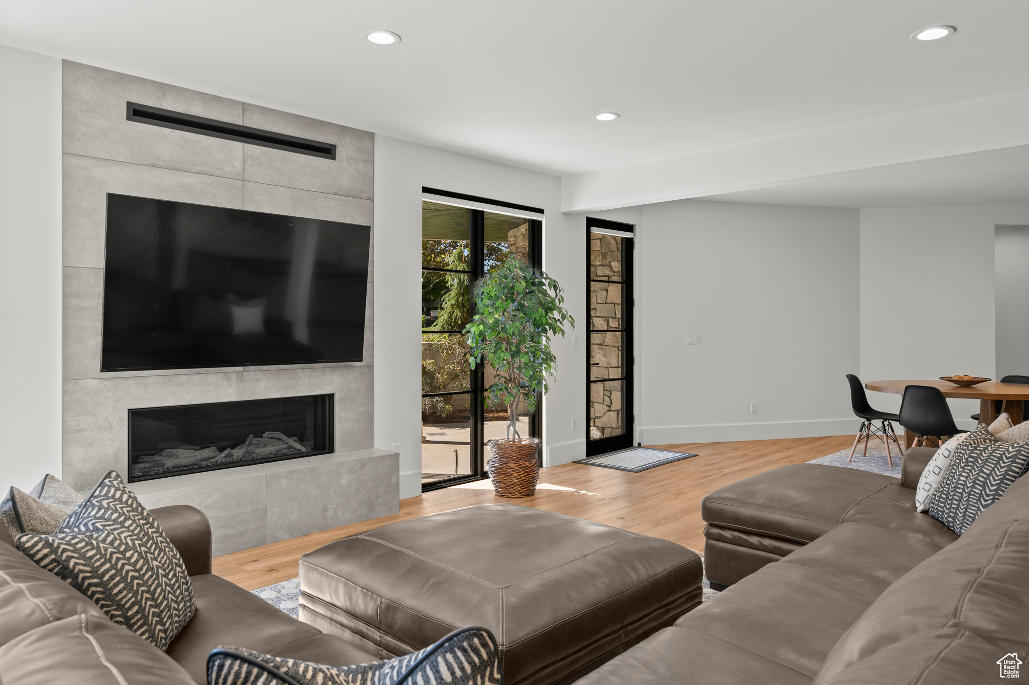 CAPITOL PARK - Residential