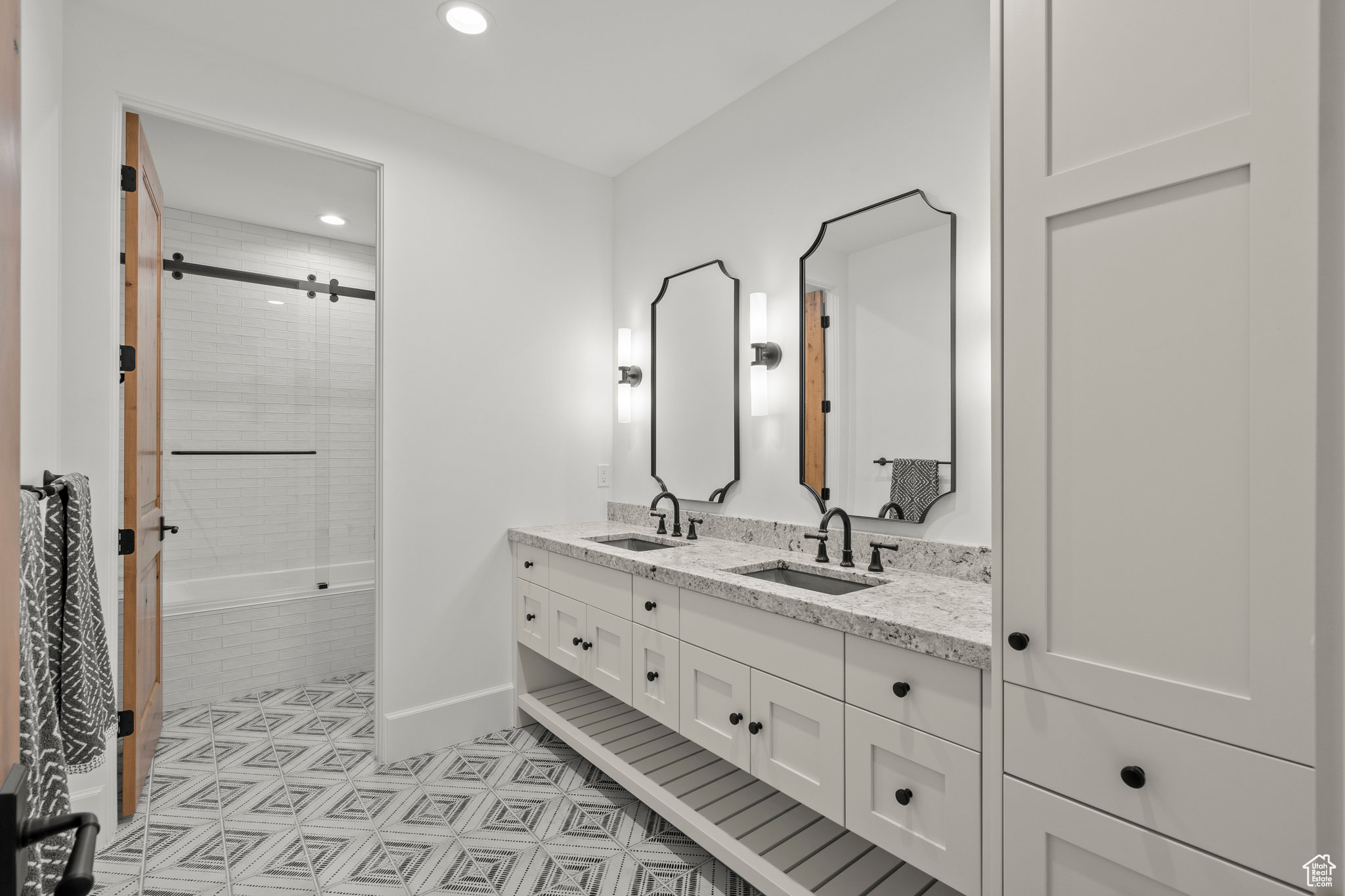 CAPITOL PARK - Residential