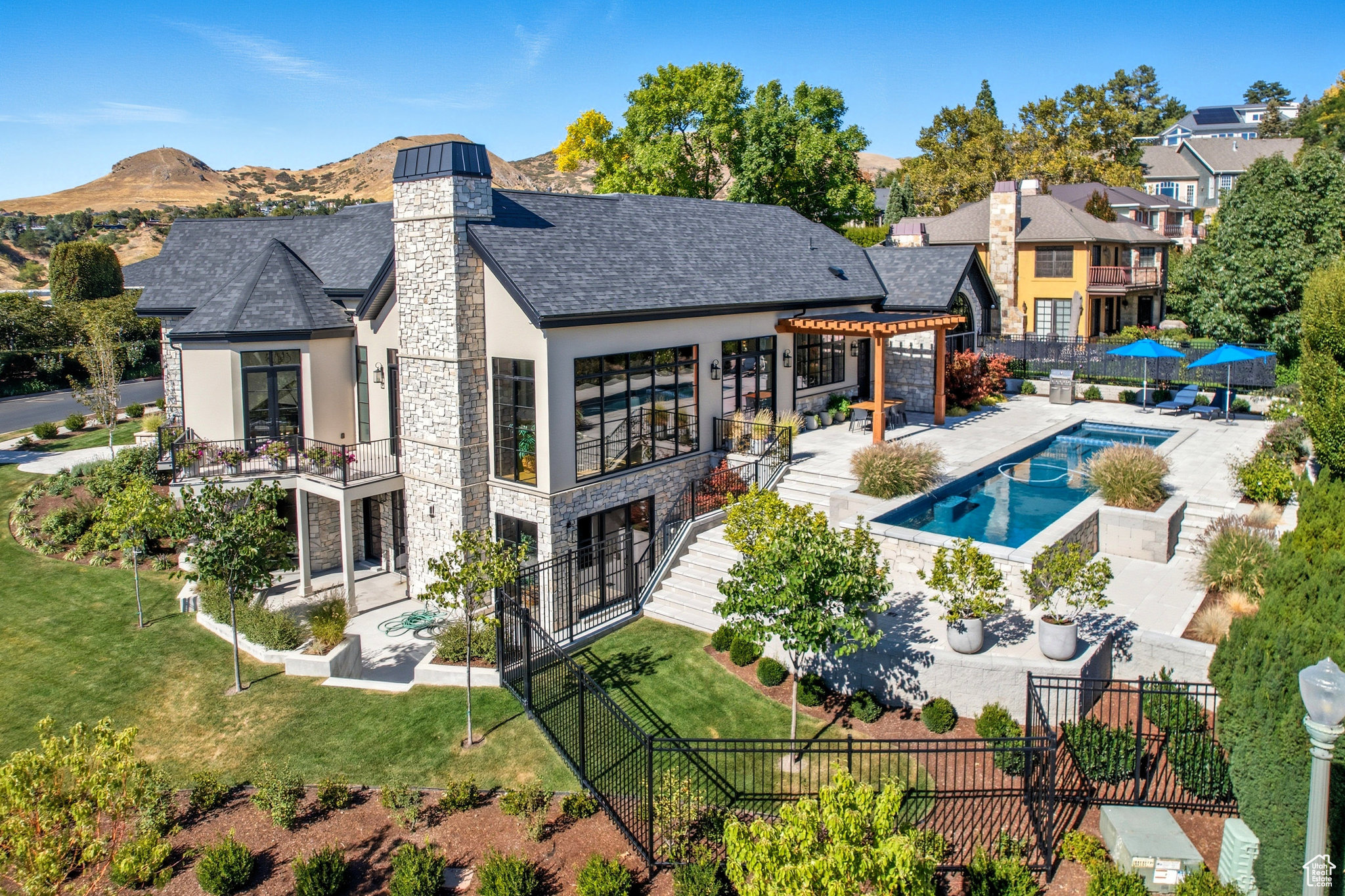 CAPITOL PARK - Residential