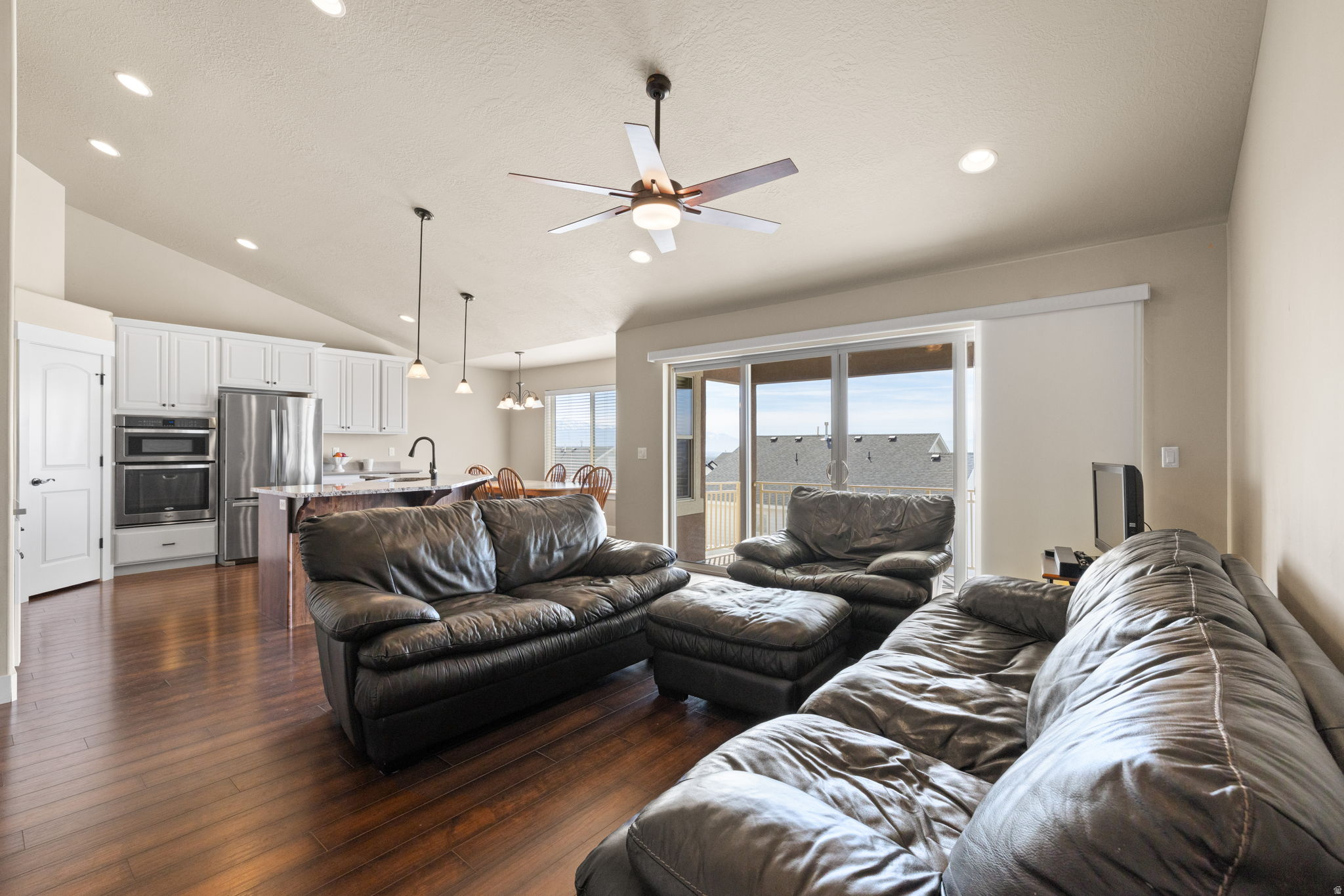 CANYON HILLS - Residential