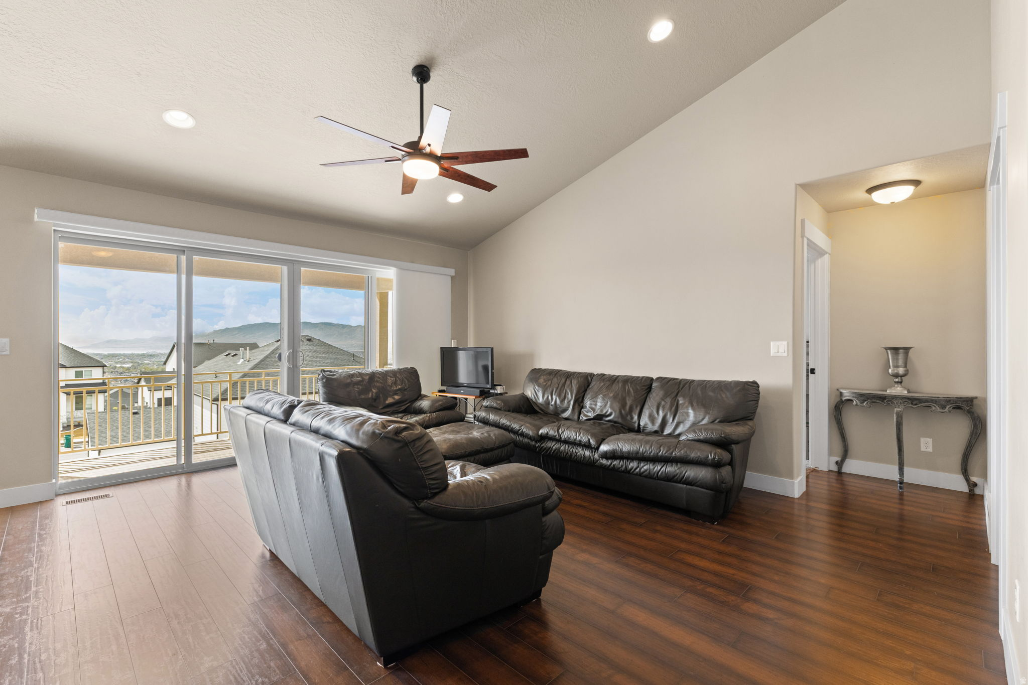 CANYON HILLS - Residential