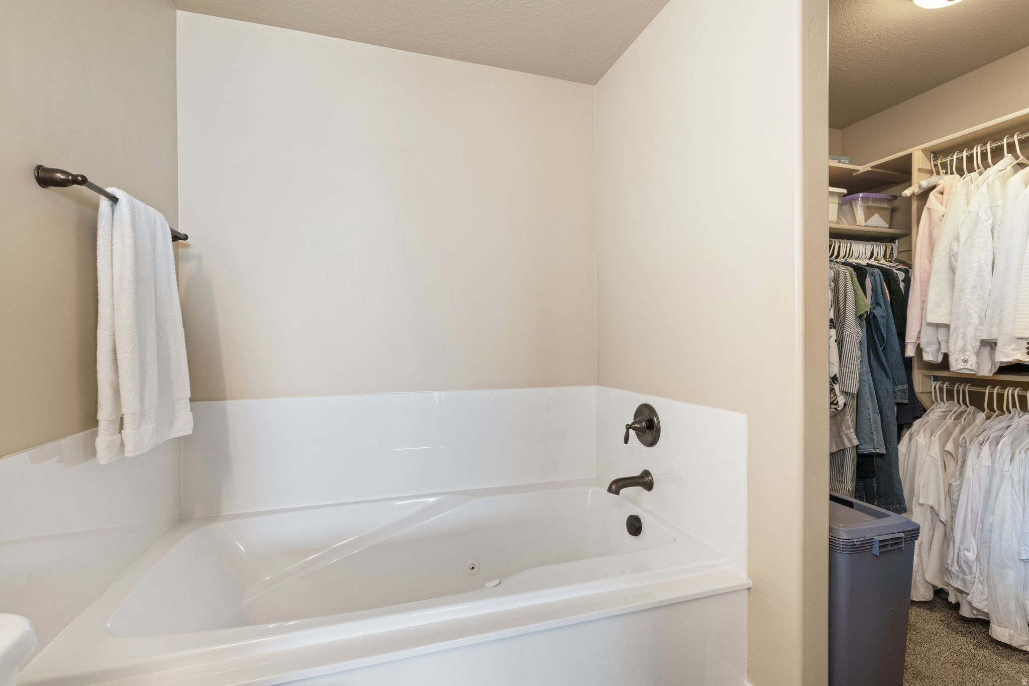 CANYON HILLS - Residential