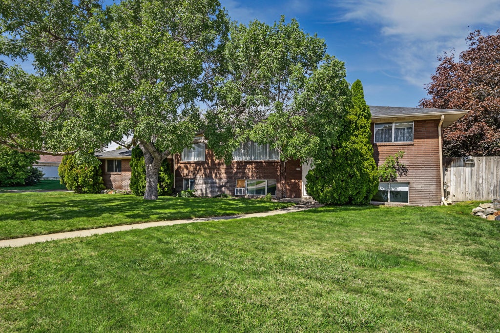 Photo of 1390 W MARINWOOD AVE S, Taylorsville, UT 84123 (MLS # 2186202)