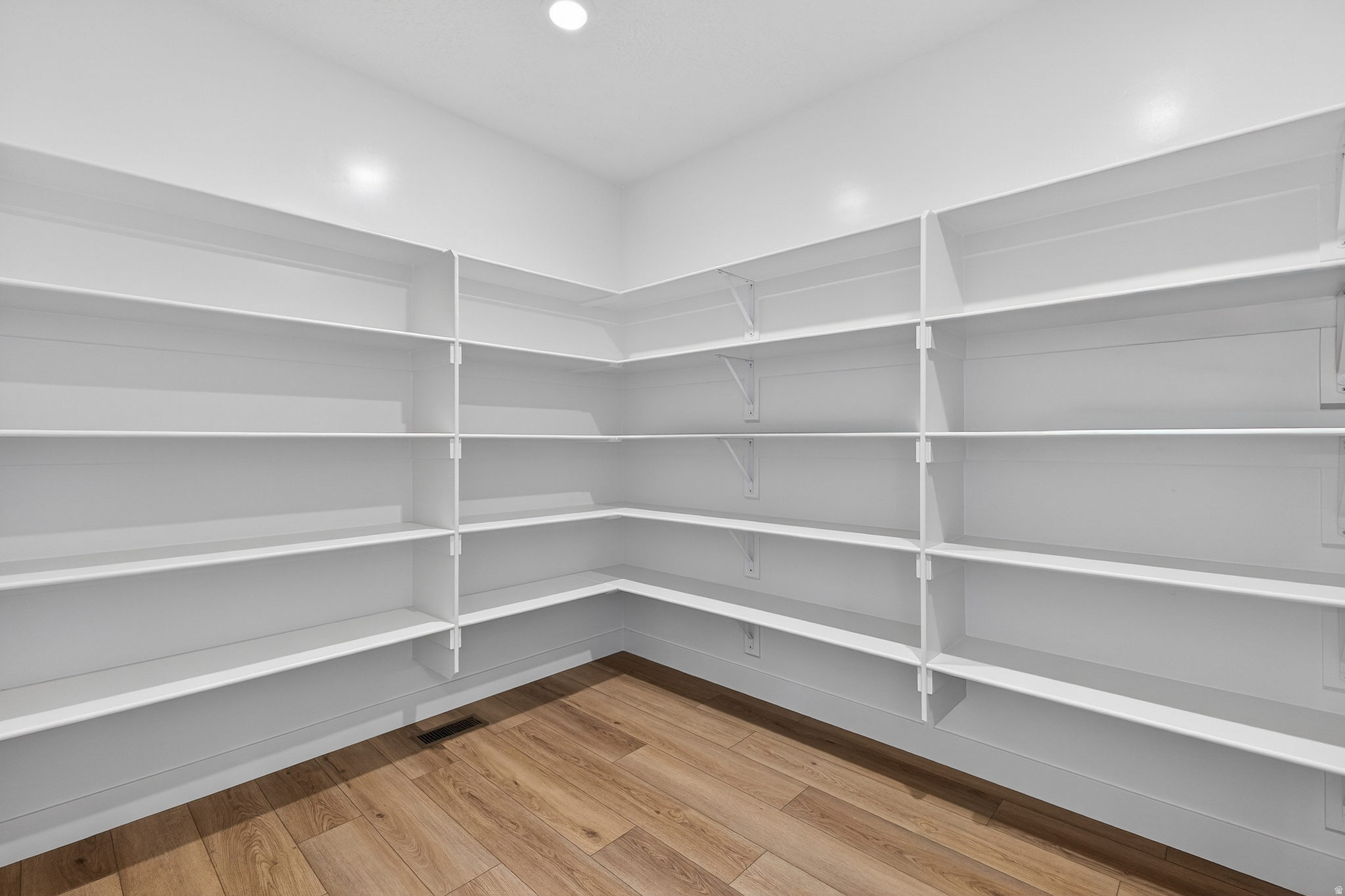 RIVERWOOD - Residential