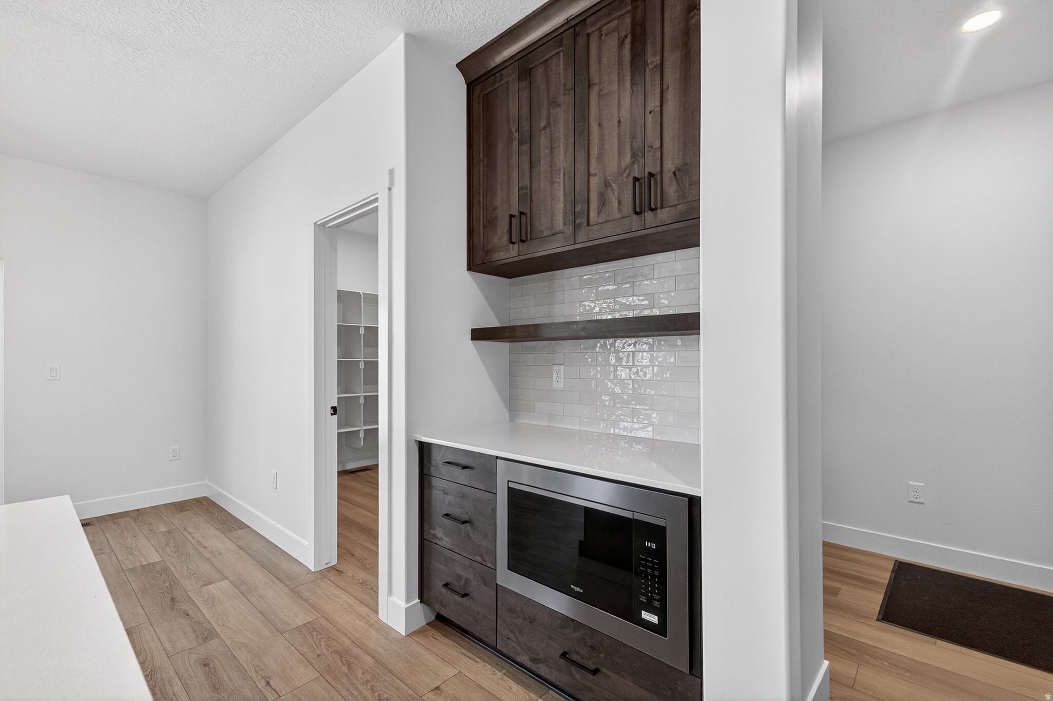 RIVERWOOD - Residential