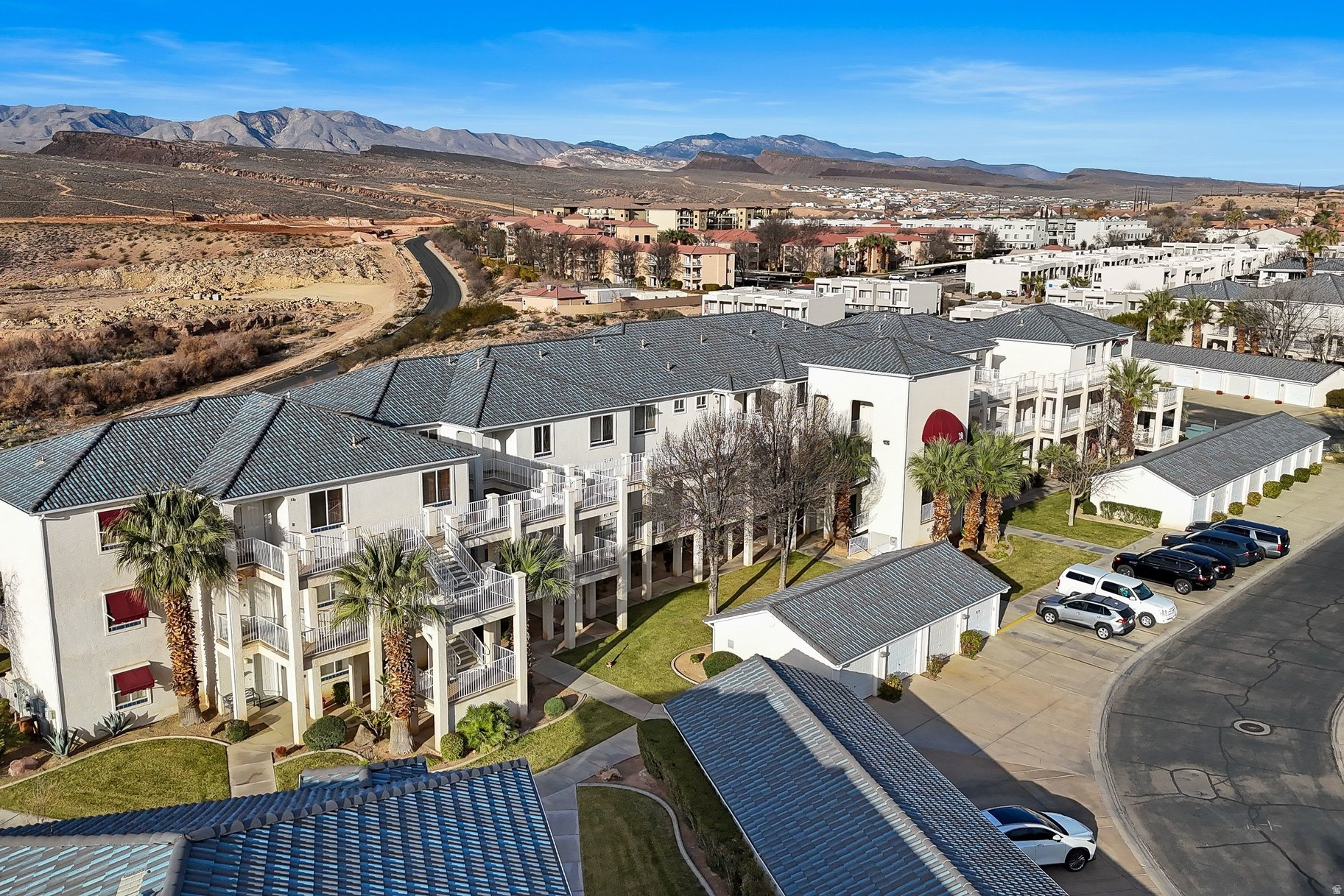 LAS PALMAS RESORT CO - Residential