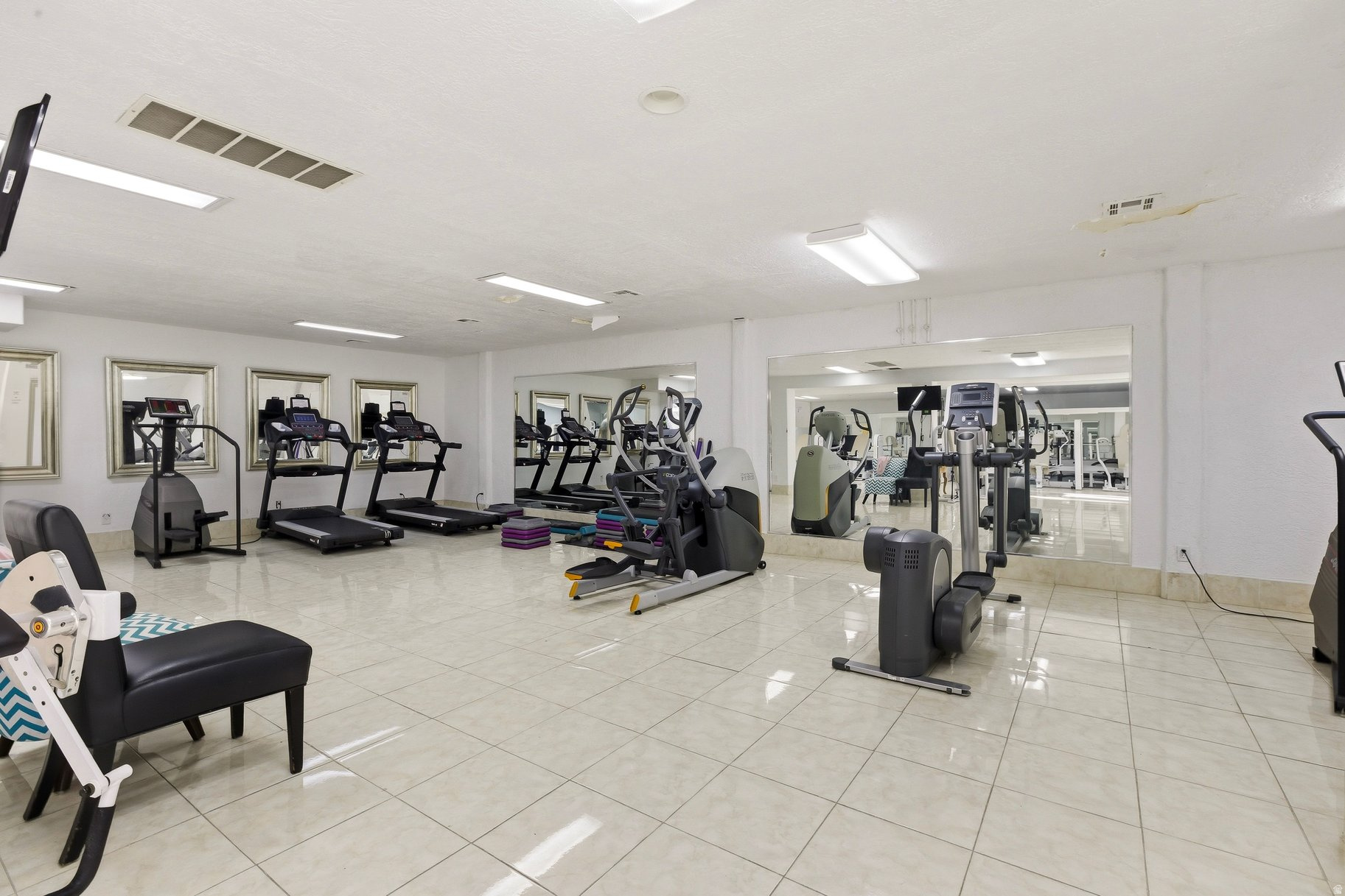 LAS PALMAS RESORT CO - Residential