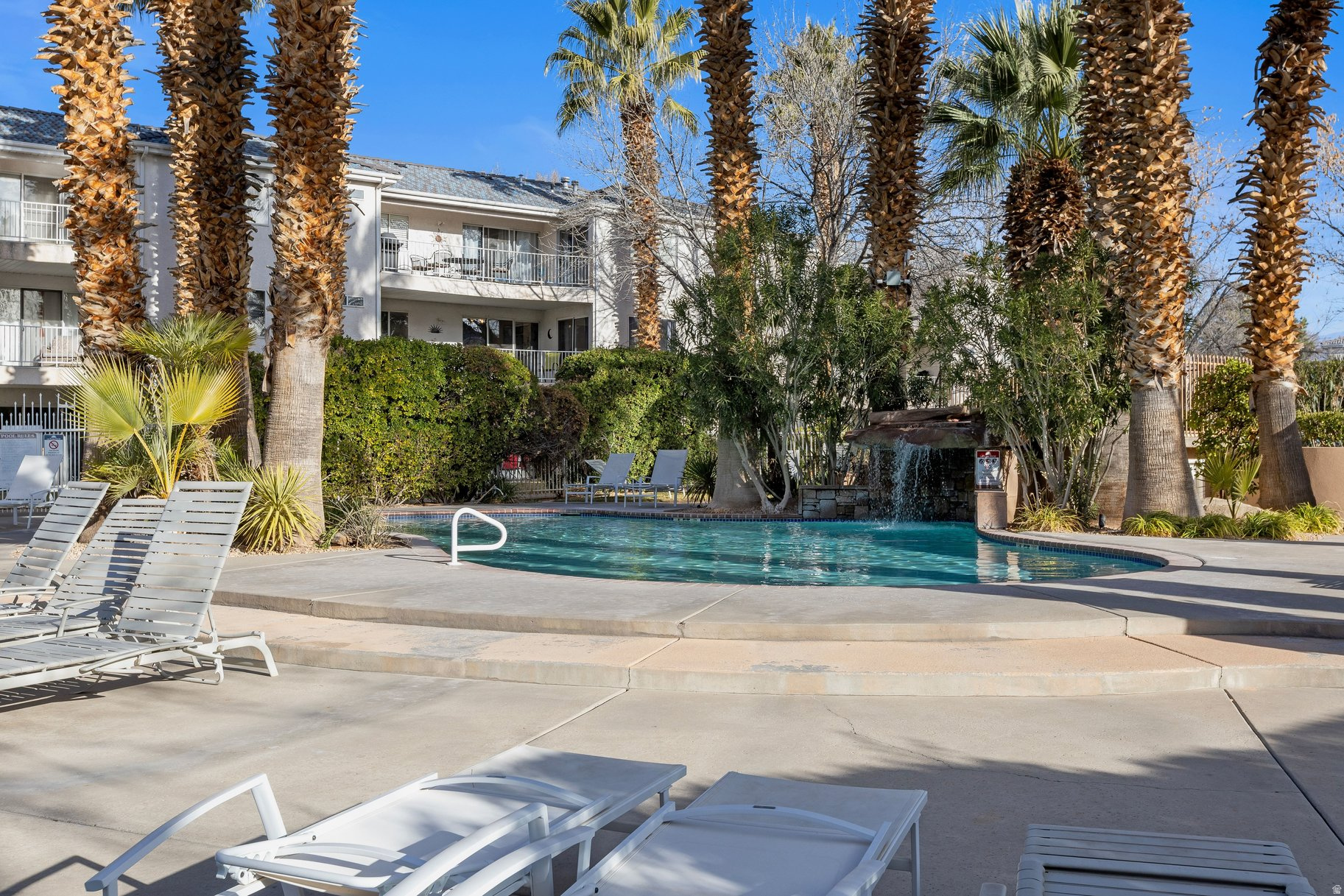 LAS PALMAS RESORT CO - Residential