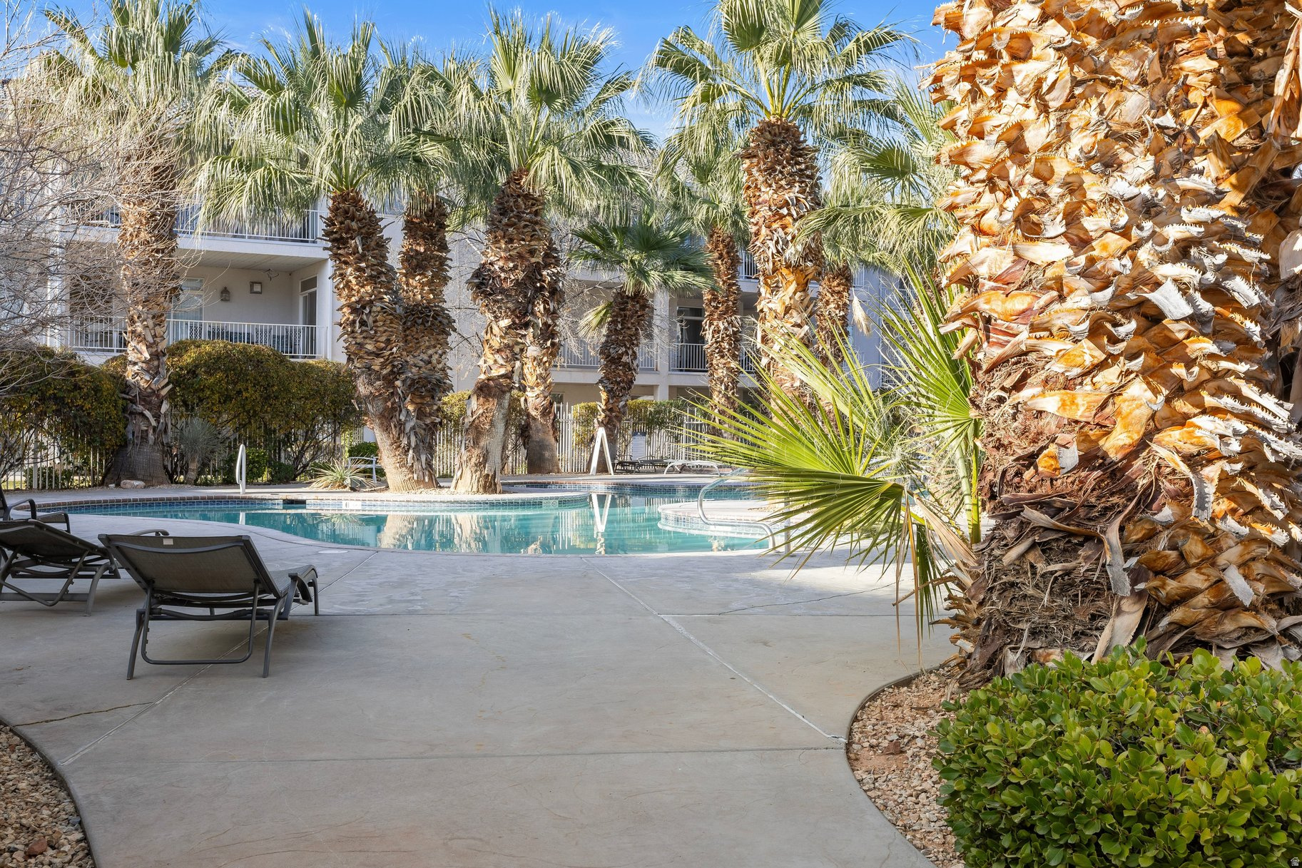 LAS PALMAS RESORT CO - Residential