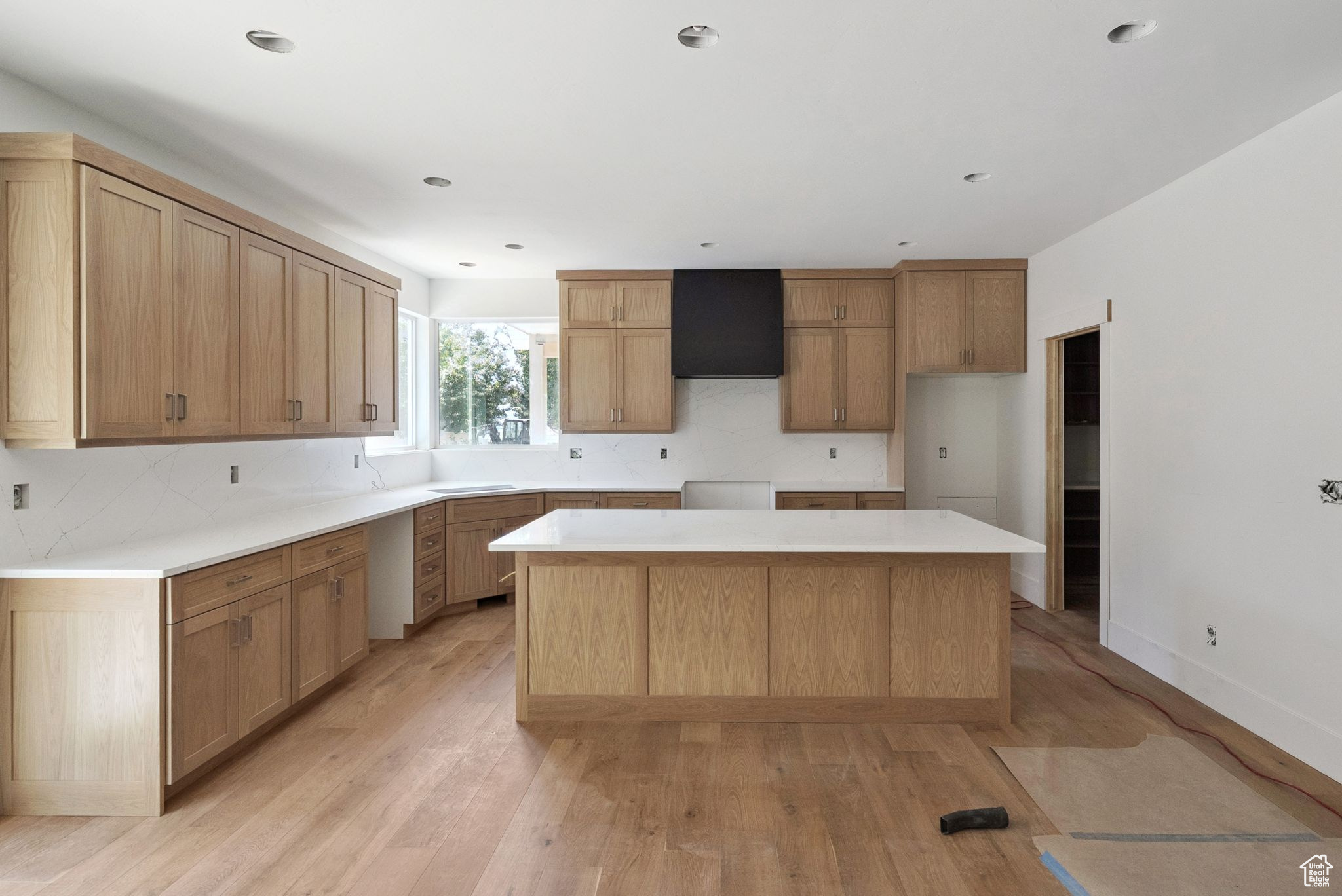 Heber City, Utah 84032, United States, 8 Bedrooms Bedrooms, ,4 BathroomsBathrooms,Residential,Active,111749