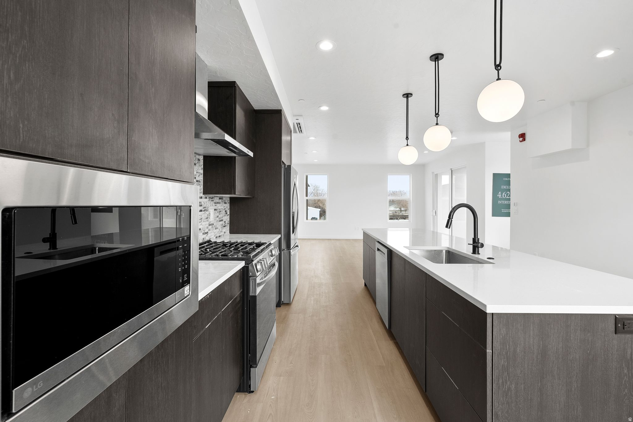 THE MONROE - Residential
