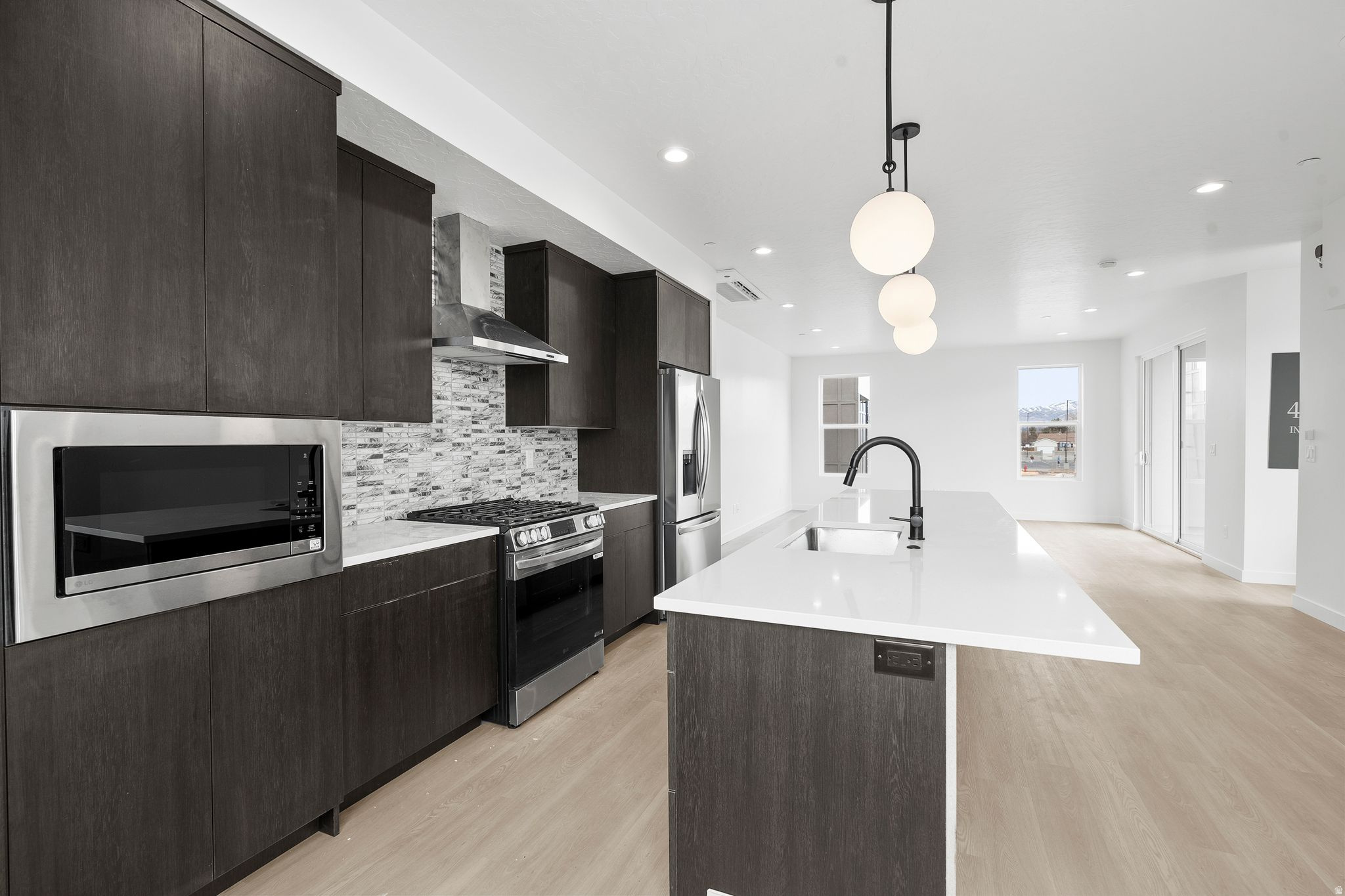 THE MONROE - Residential