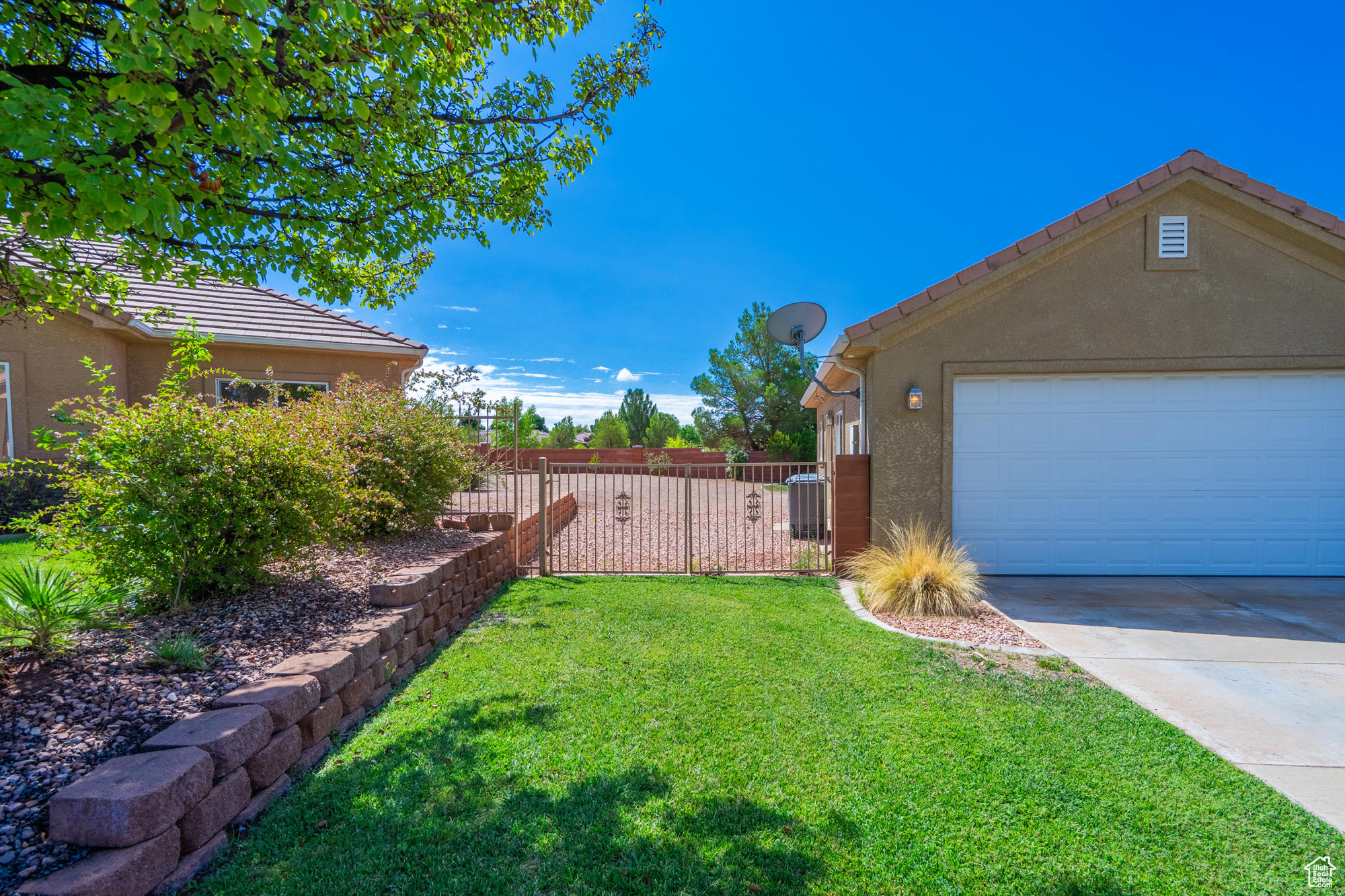 EMERALD RIDGE - Residential