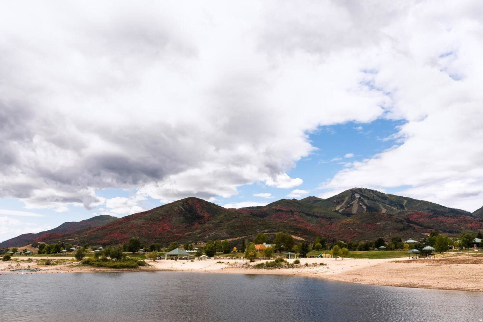 LAKEVIEW ESTATES - Residential