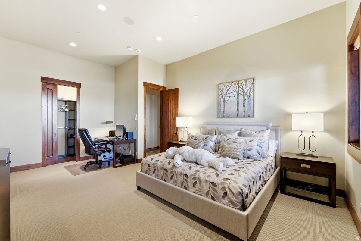 SIGNAL HILL - Residential
