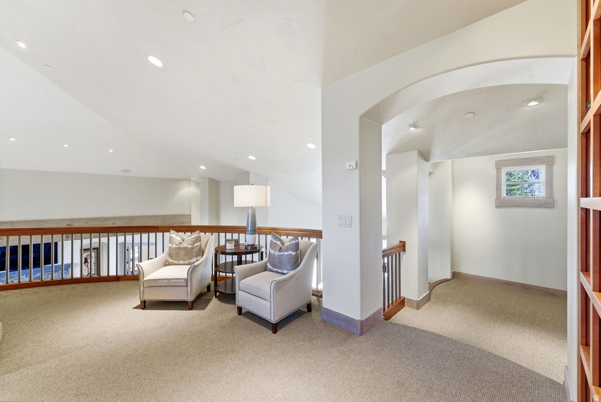 SIGNAL HILL - Residential
