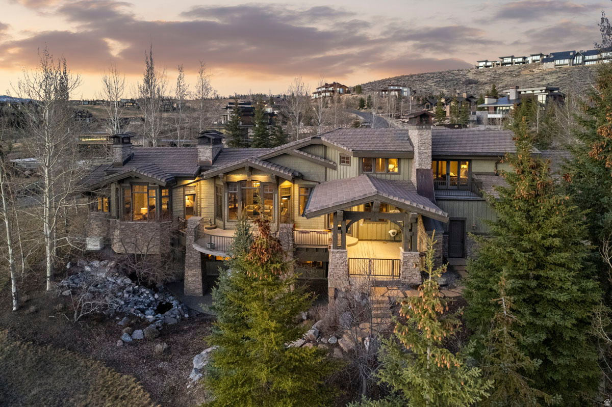 SIGNAL HILL - Residential