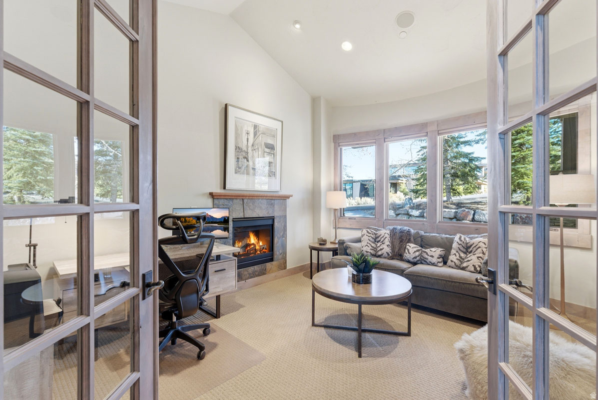 SIGNAL HILL - Residential