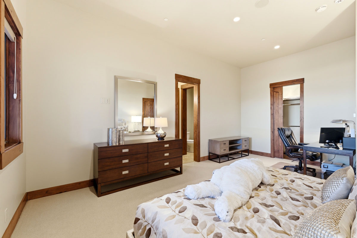 SIGNAL HILL - Residential