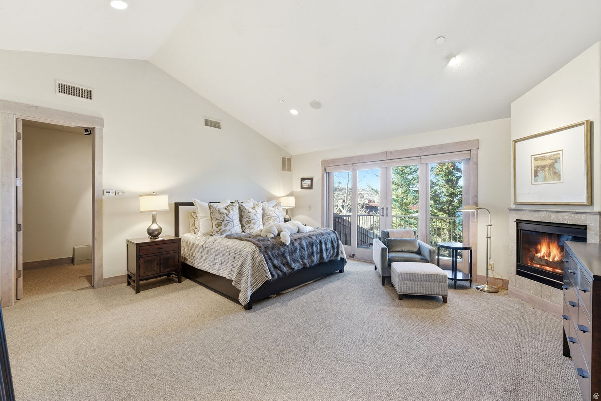 SIGNAL HILL - Residential